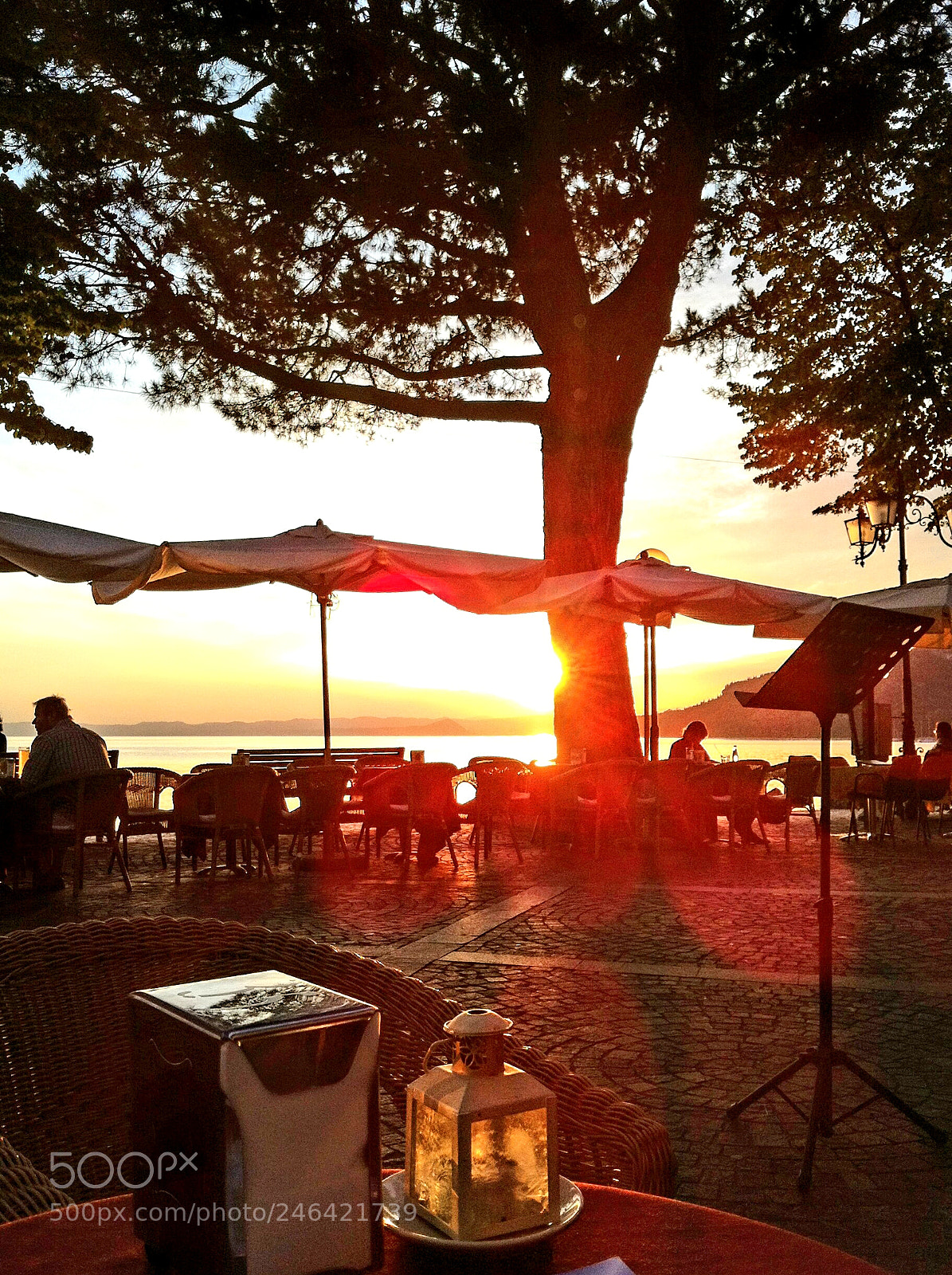 Apple iPhone 4 sample photo. Coffee break at lake photography