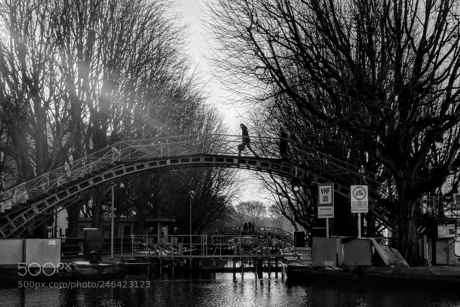 Fujifilm X-T10 sample photo. People on bridge over photography