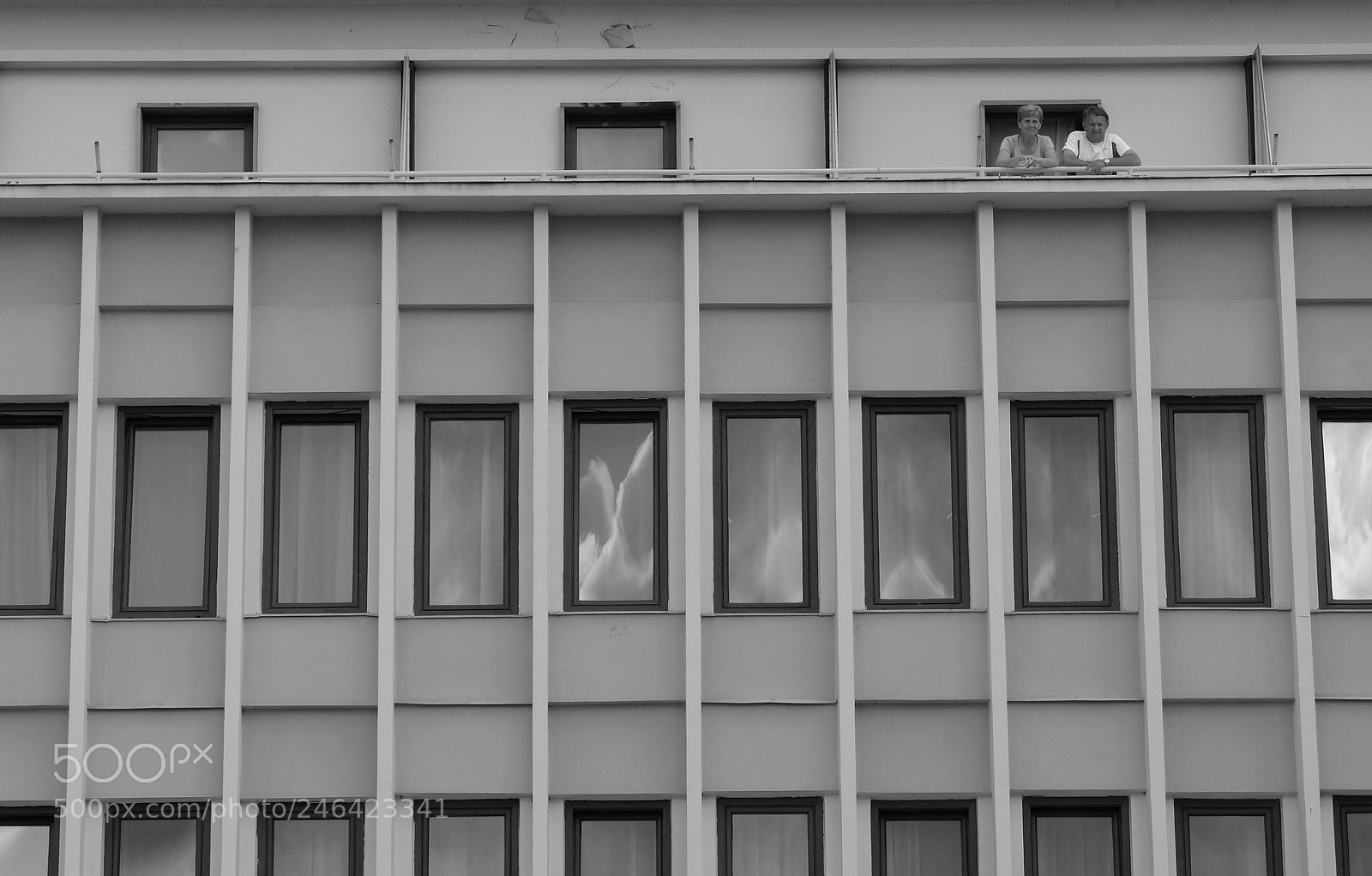 Fujifilm X20 sample photo. Observers from the hotel photography