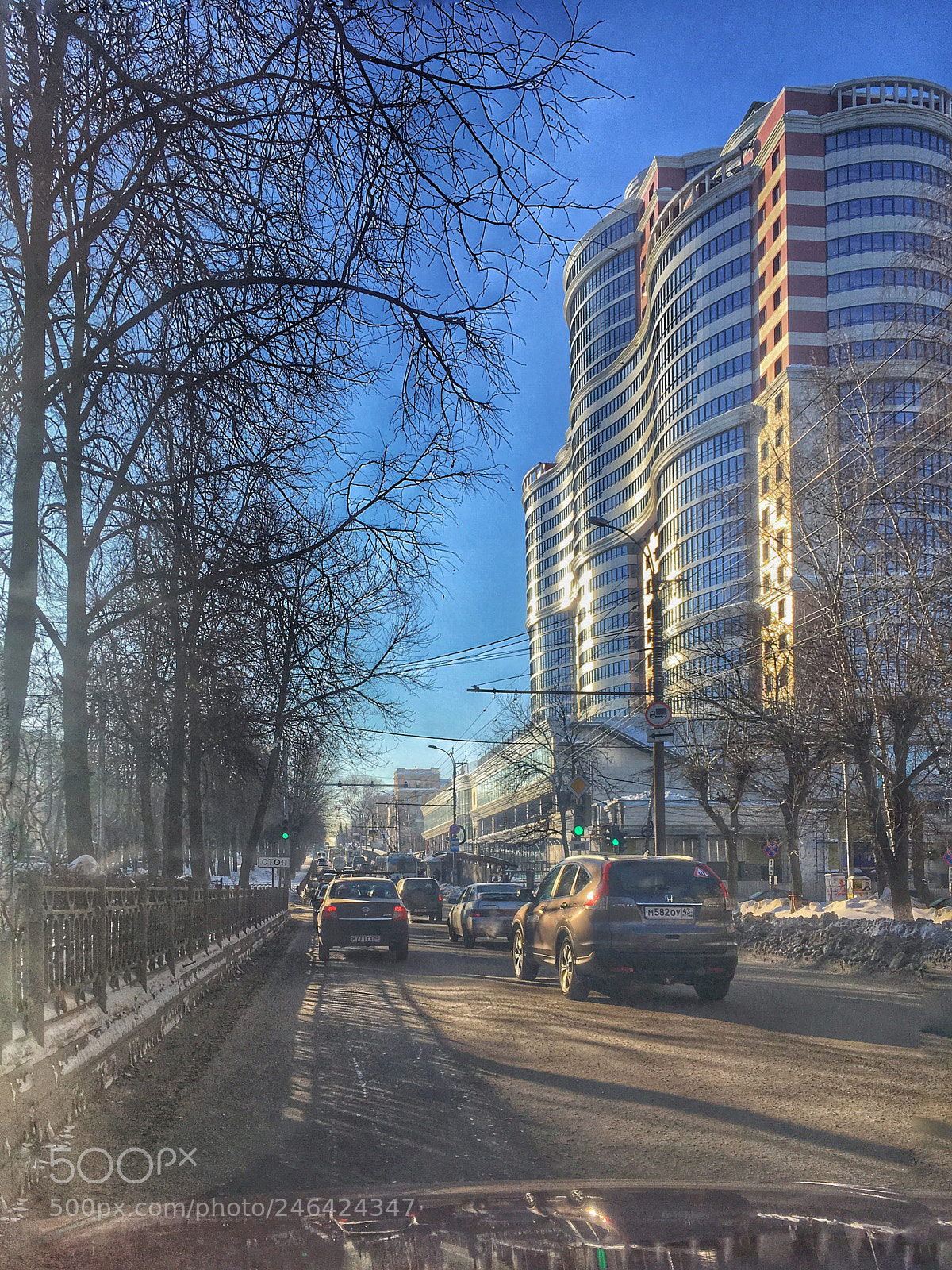 Apple iPhone SE sample photo. Oktyabrskiy avenue, kirov, russia photography