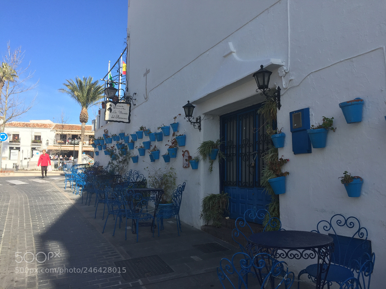Apple iPhone 6 sample photo. Calle blanca y azul photography