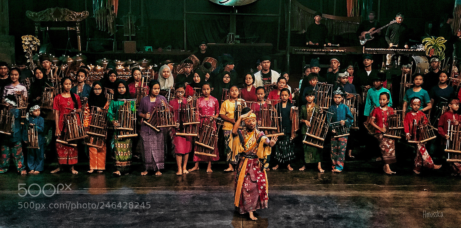 Apple iPhone 7 Plus sample photo. The udjo angklung show photography