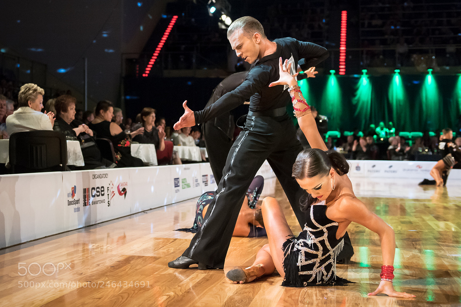 Nikon D5 sample photo. Dancers dancing latin dance photography