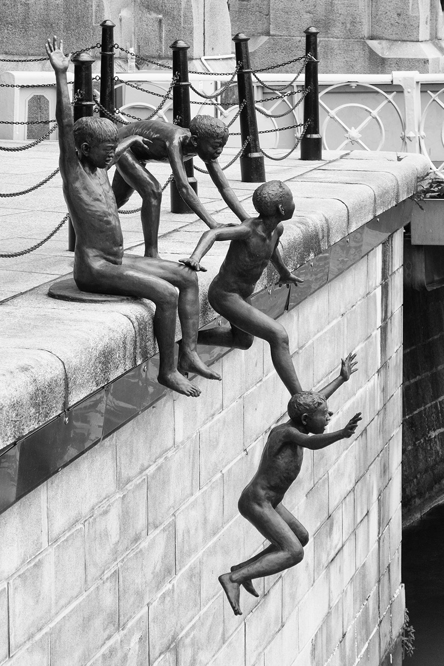 Nikon 1 AW1 sample photo. The first generation sculpture photography