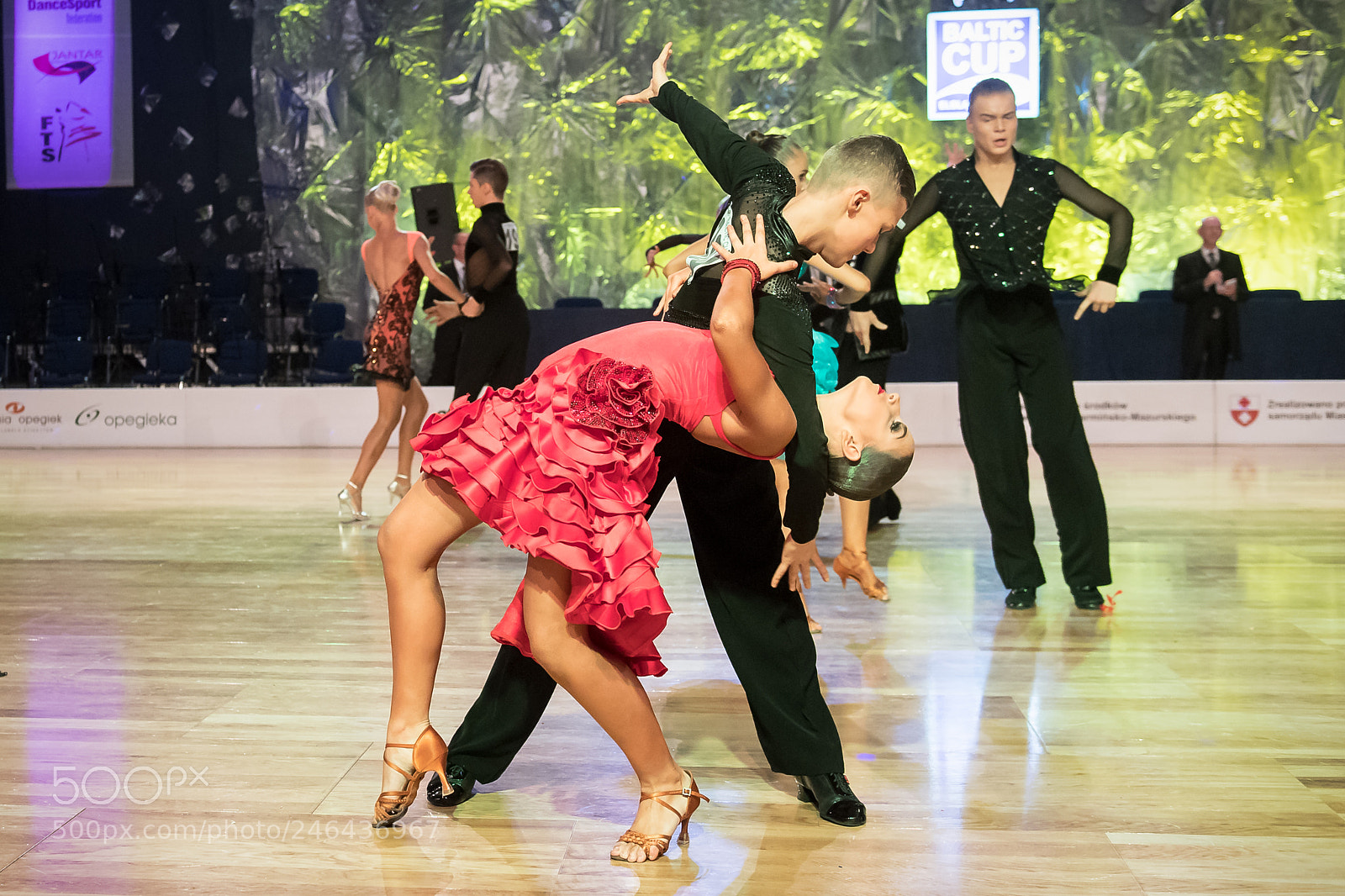 Nikon D5 sample photo. Dancers dancing latin dance photography