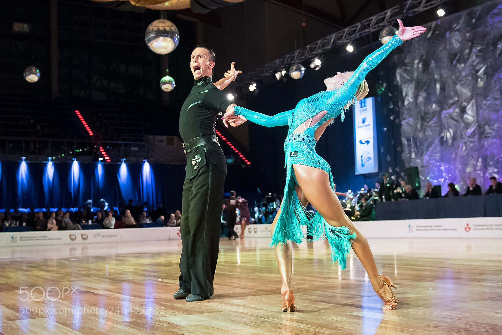 Nikon D5 sample photo. Dancers dancing latin dance photography