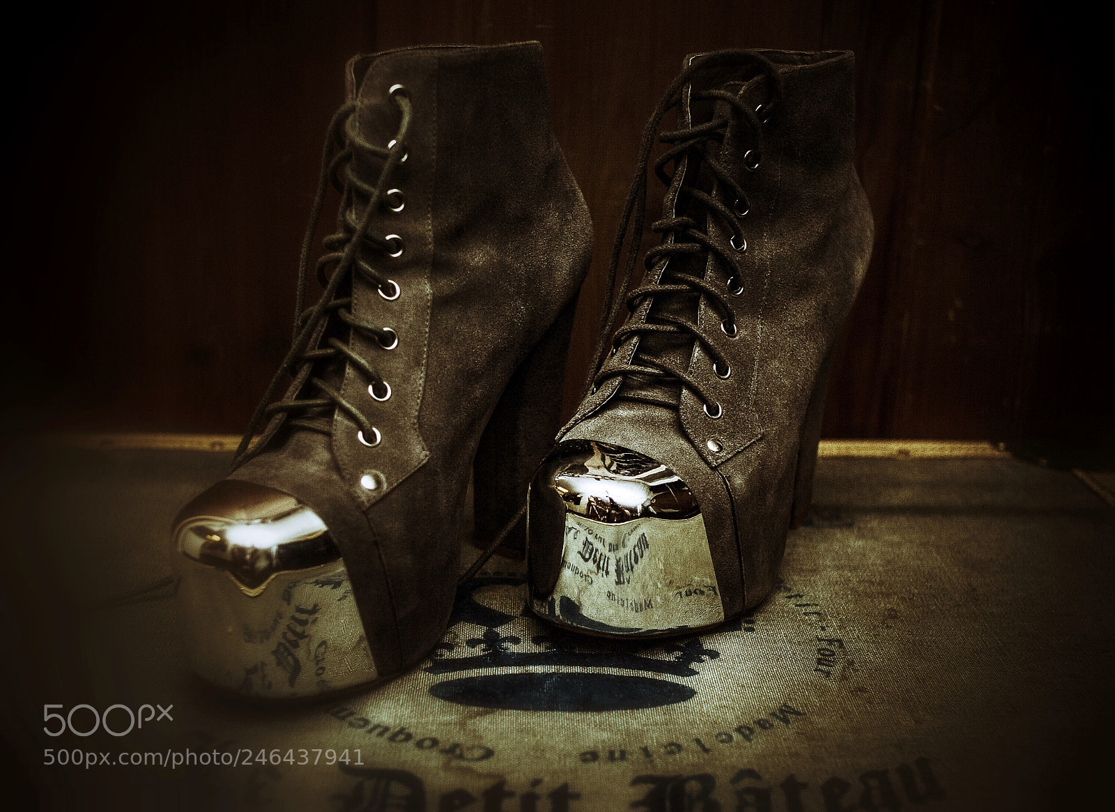 Canon EOS-1D Mark II sample photo. Made 4 walking photography