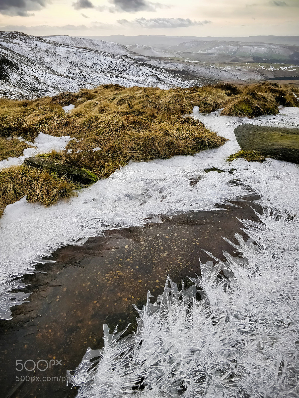 OnePlus 5T sample photo. Kinder scout ice photography