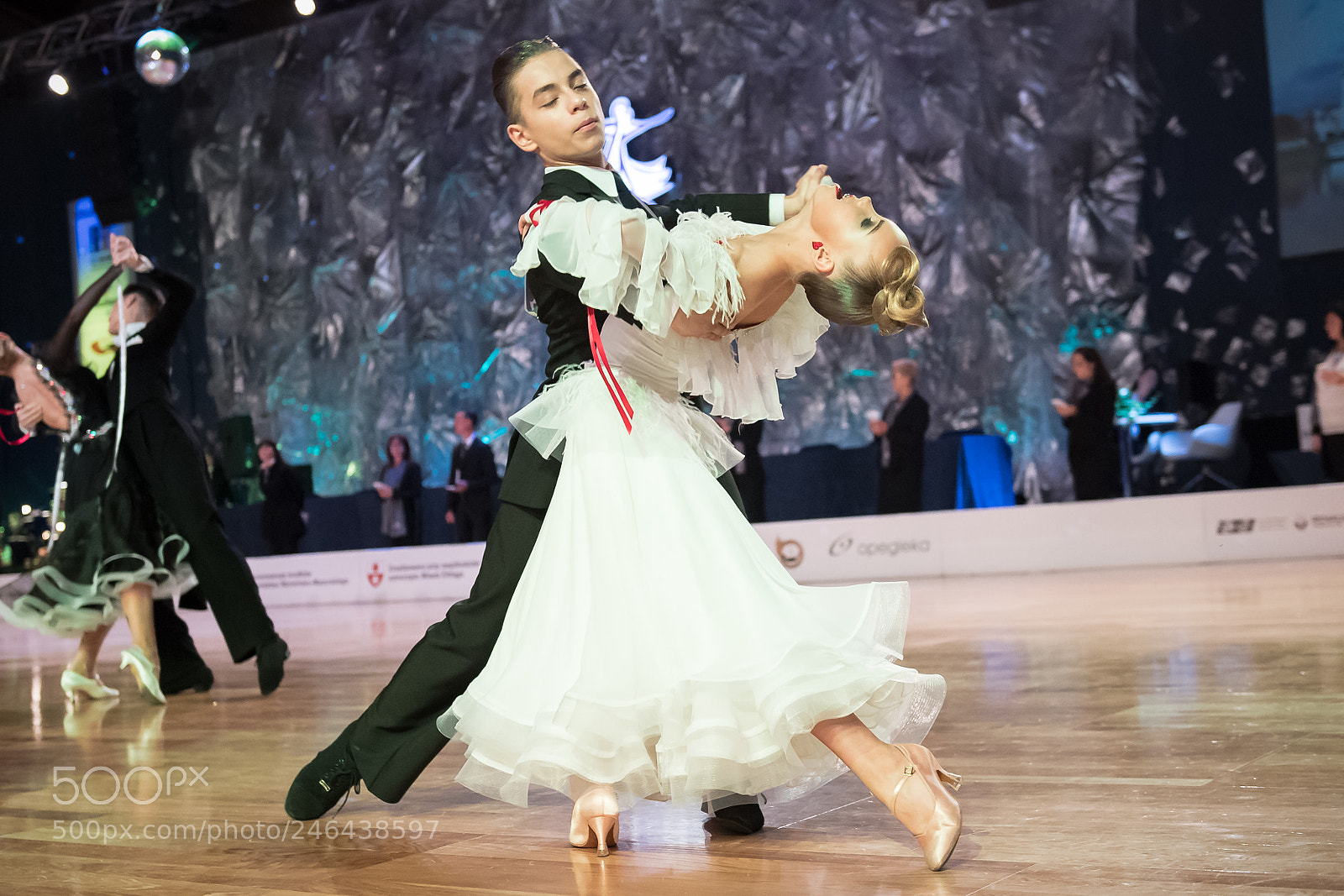 Nikon D5 sample photo. Dancers dancing standard dance photography