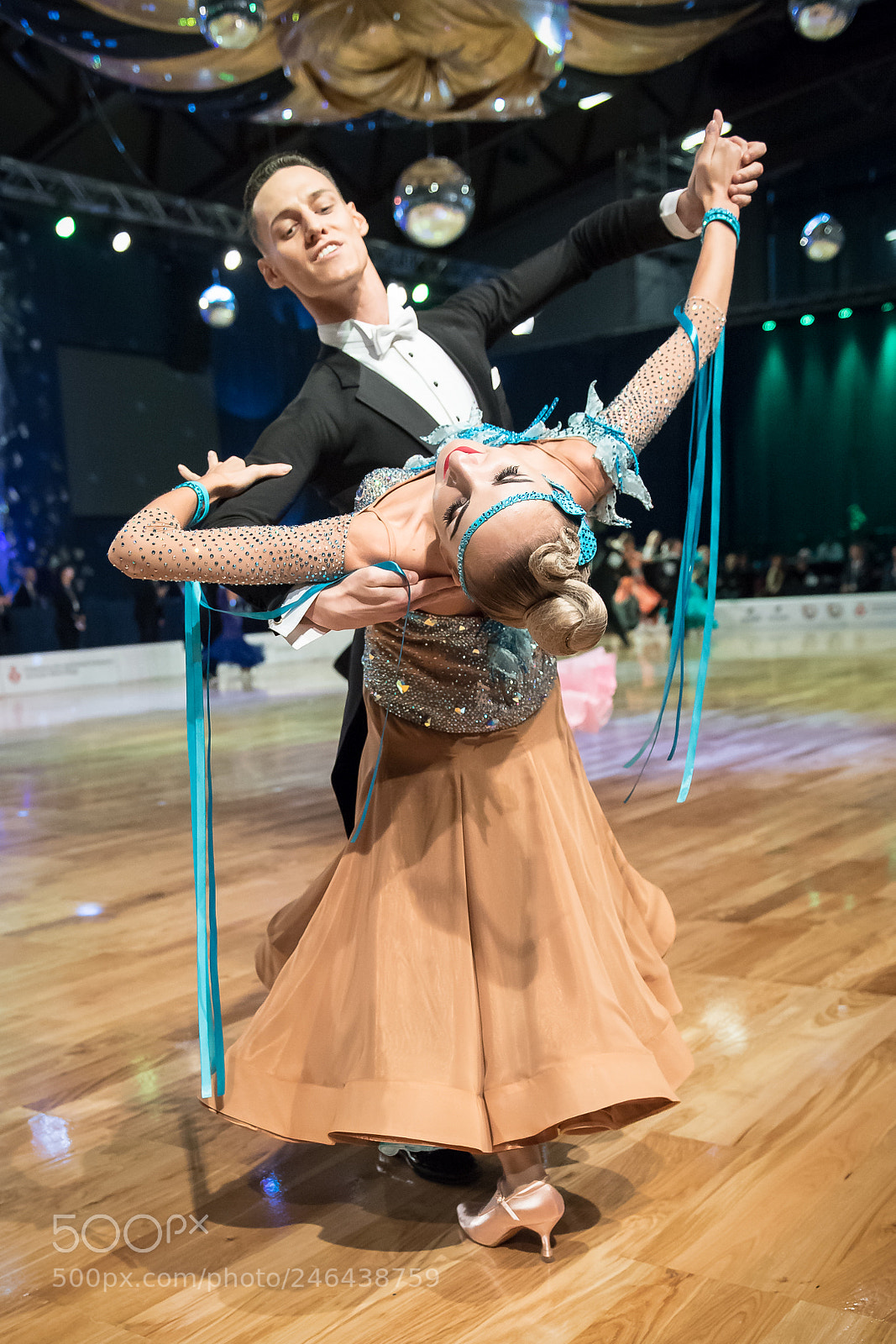 Nikon D5 sample photo. Dancers dancing standard dance photography