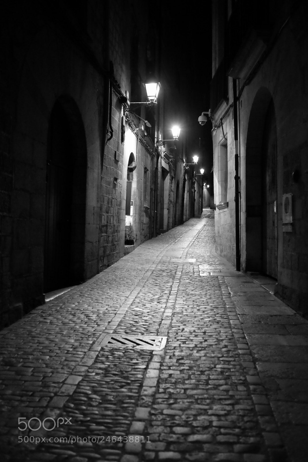 Fujifilm X-E2 sample photo. Gerona by night. photography