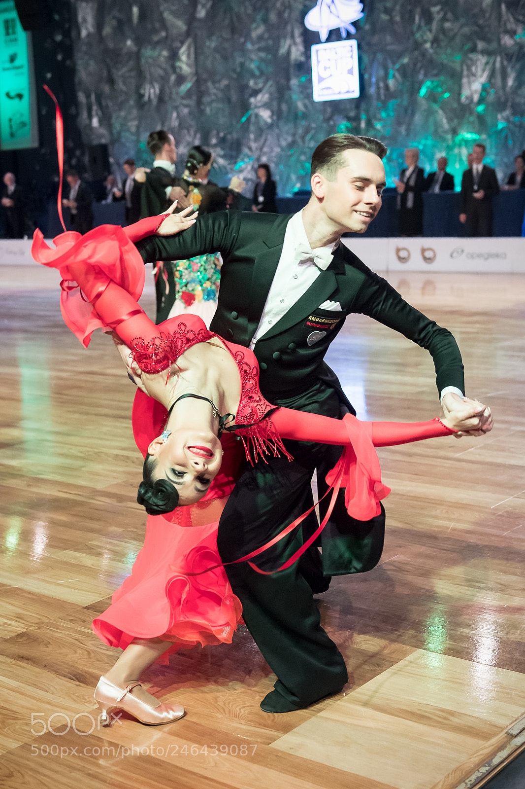 Nikon D5 sample photo. Dancers dancing standard dance photography