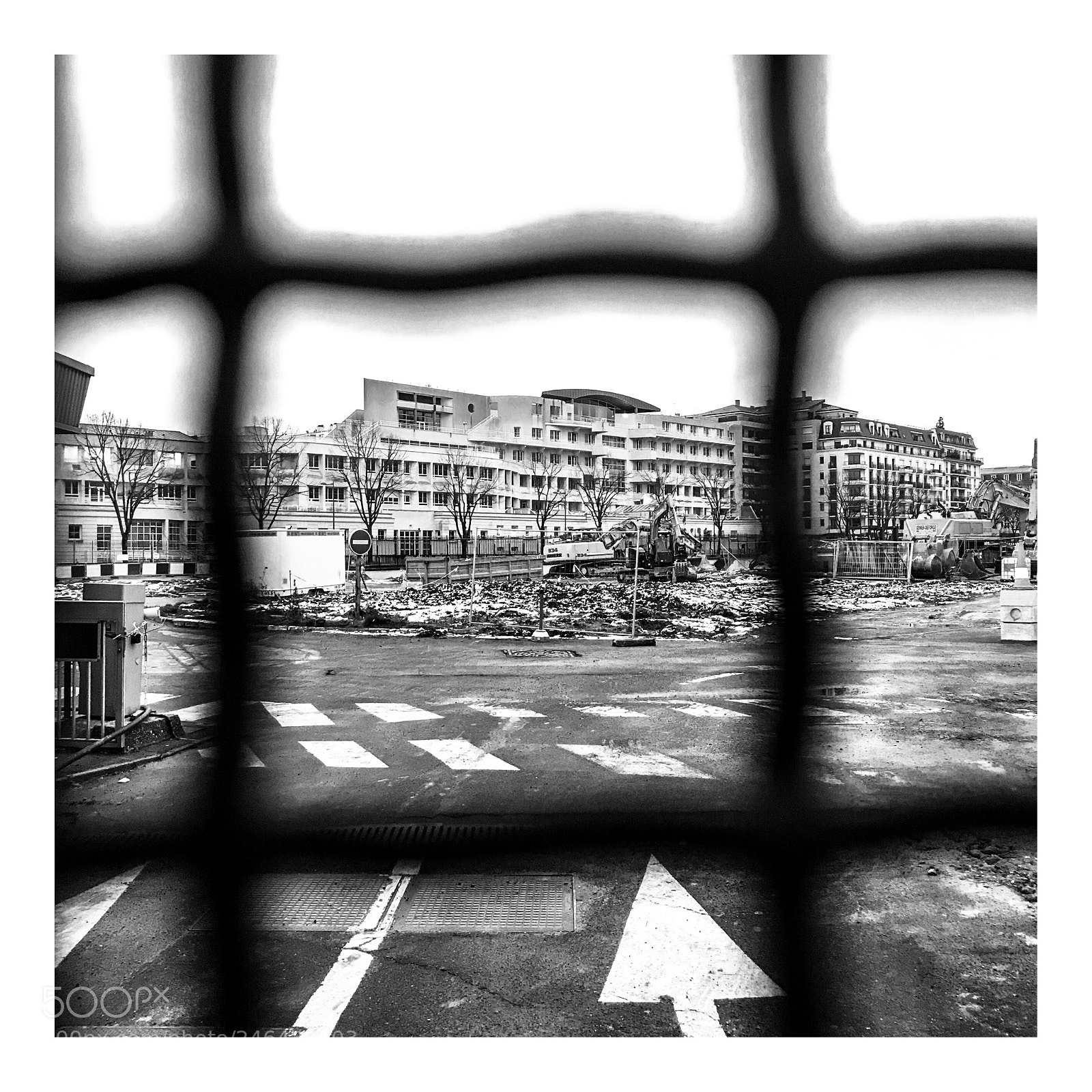 Apple iPhone 7 Plus sample photo. Behind bars photography