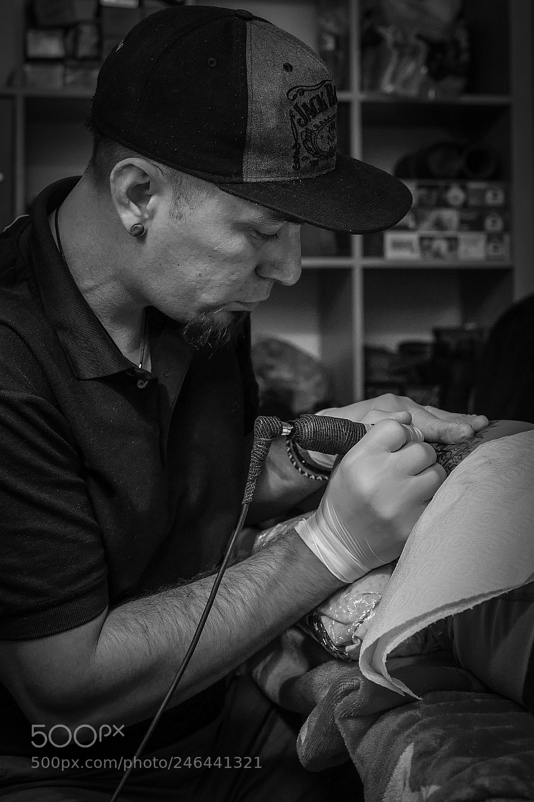 Leica Q (Typ 116) sample photo. Closeup of the tattooman photography