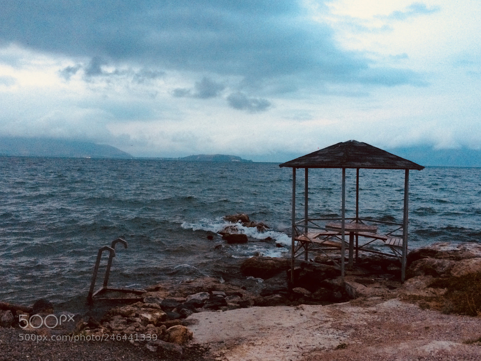 Apple iPhone 5s sample photo. How many stories were photography