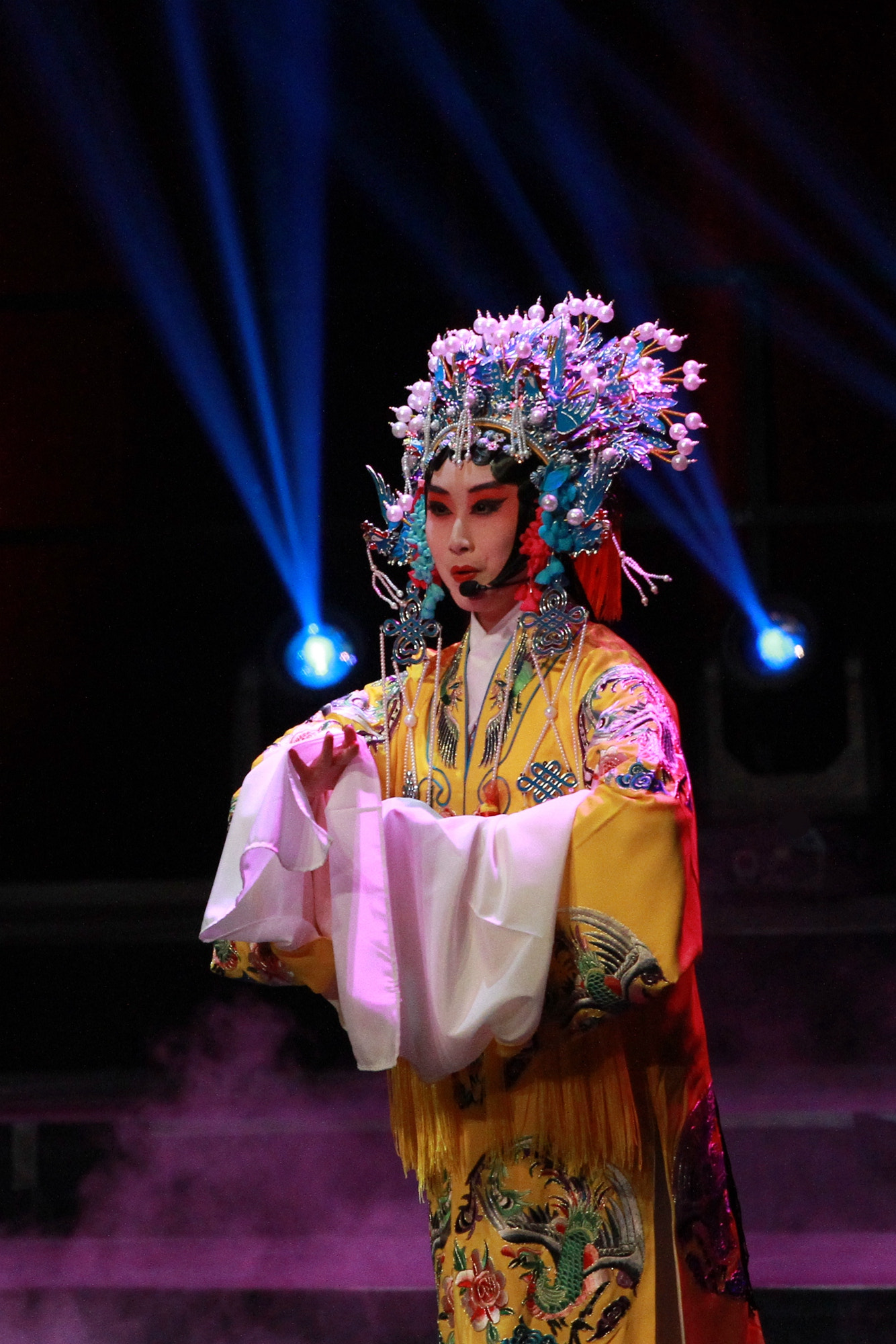 Canon EOS 7D + Canon EF 70-200mm F4L USM sample photo. Beijing opera qungyi photography