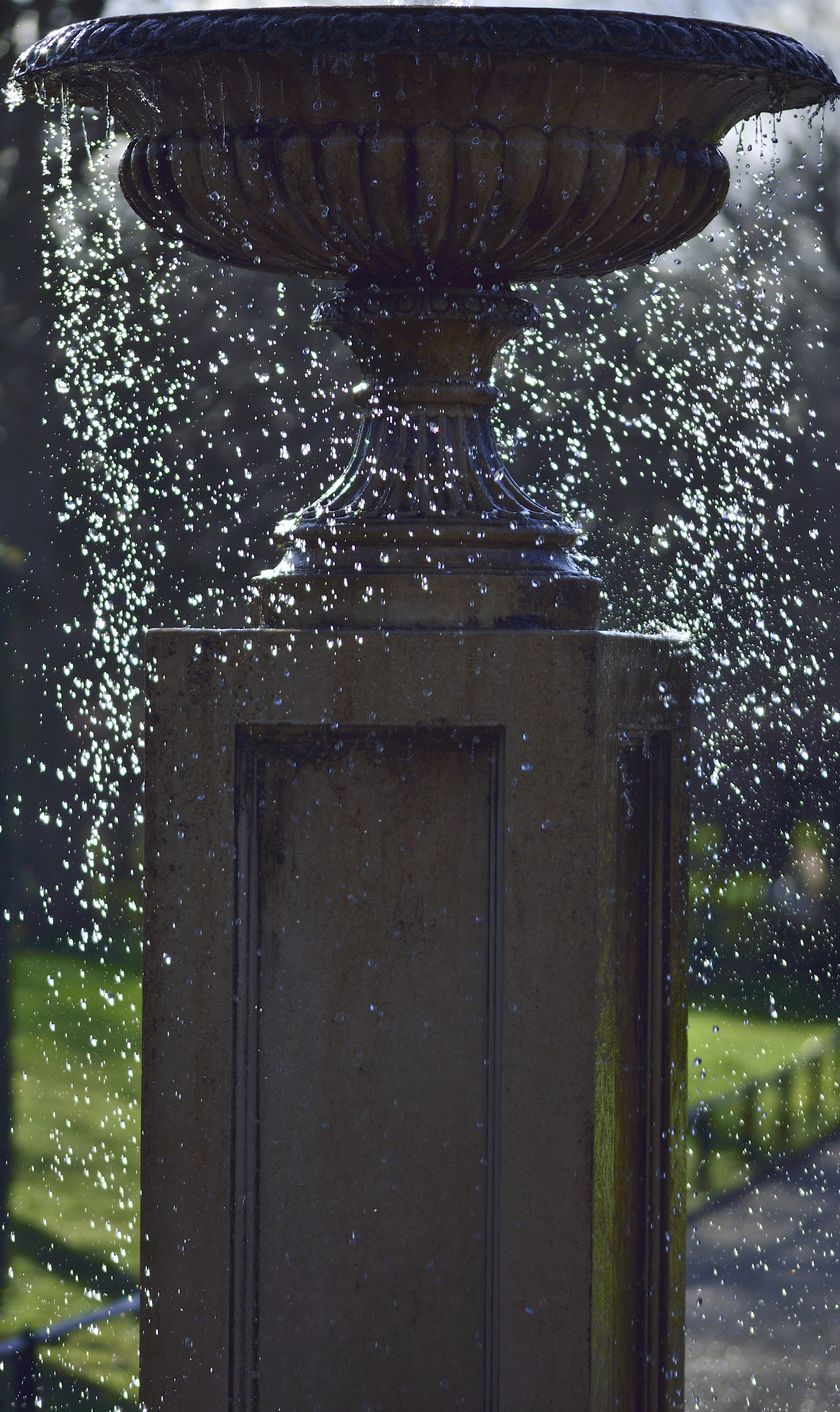 Nikon D3300 + Sigma 105mm F2.8 EX DG OS HSM sample photo. Fountain photography