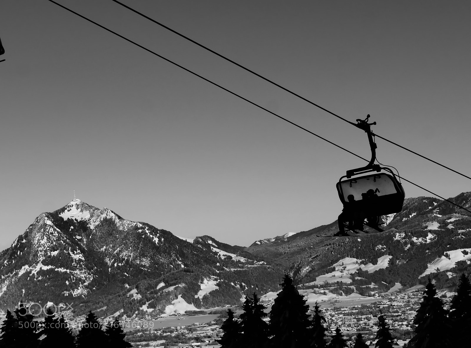 Panasonic Lumix DMC-GH4 sample photo. Cabin lift in winter photography