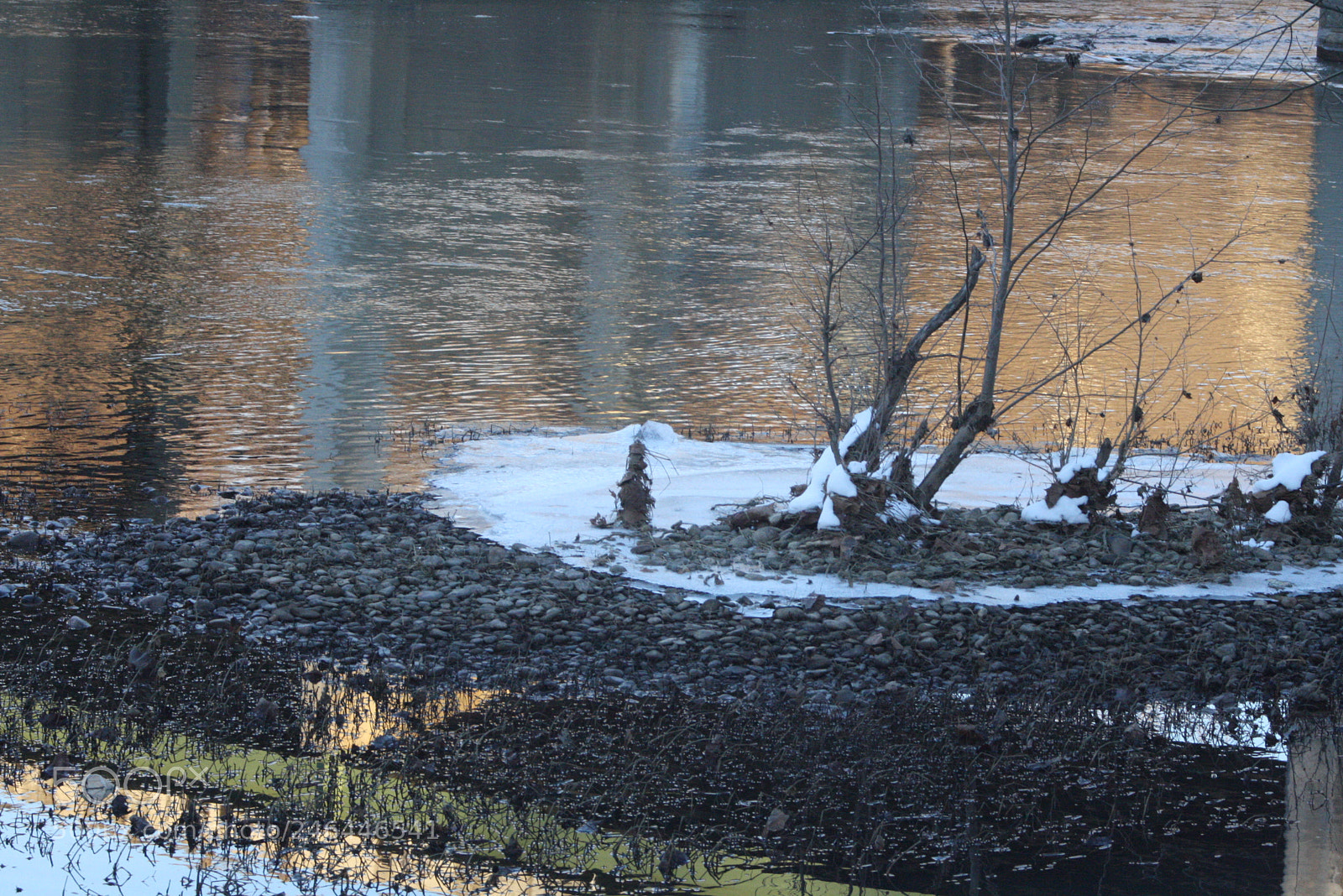Canon EOS 1000D (EOS Digital Rebel XS / EOS Kiss F) sample photo. New camera snow photography