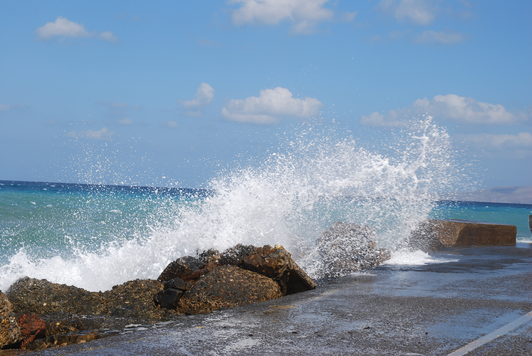 Nikon D60 + Sigma 17-70mm F2.8-4 DC Macro OS HSM sample photo. Wild ocean photography