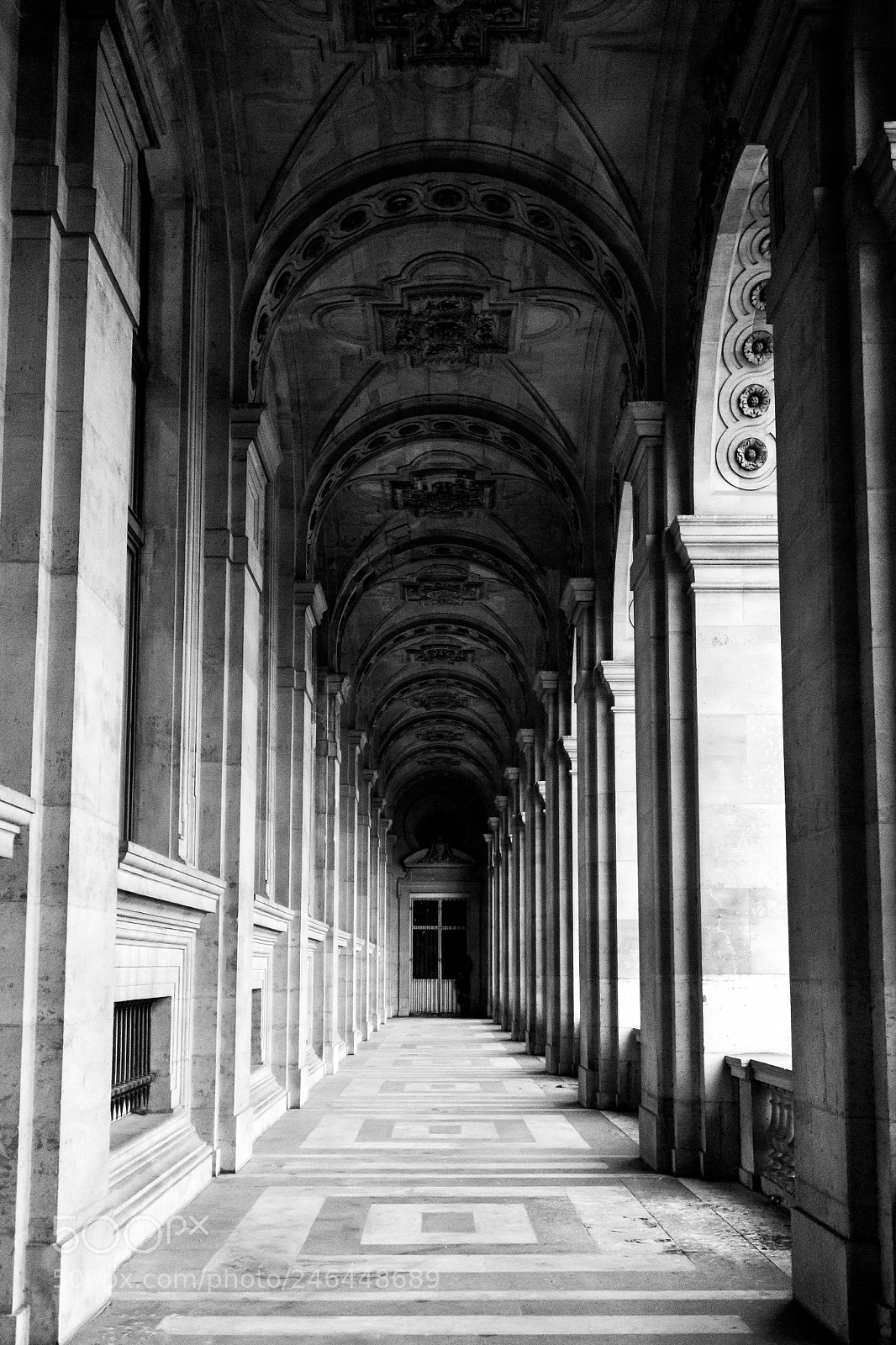 Canon EOS 100D (EOS Rebel SL1 / EOS Kiss X7) sample photo. Outdoor hallway of the photography