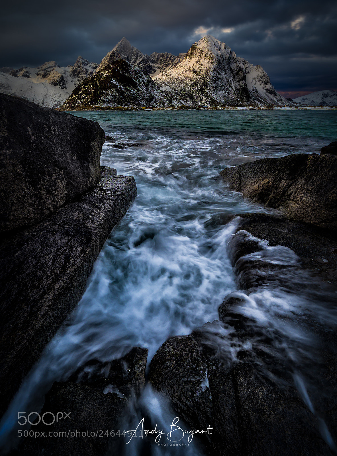 Olympus OM-D E-M1 Mark II sample photo. Vareid rocks photography