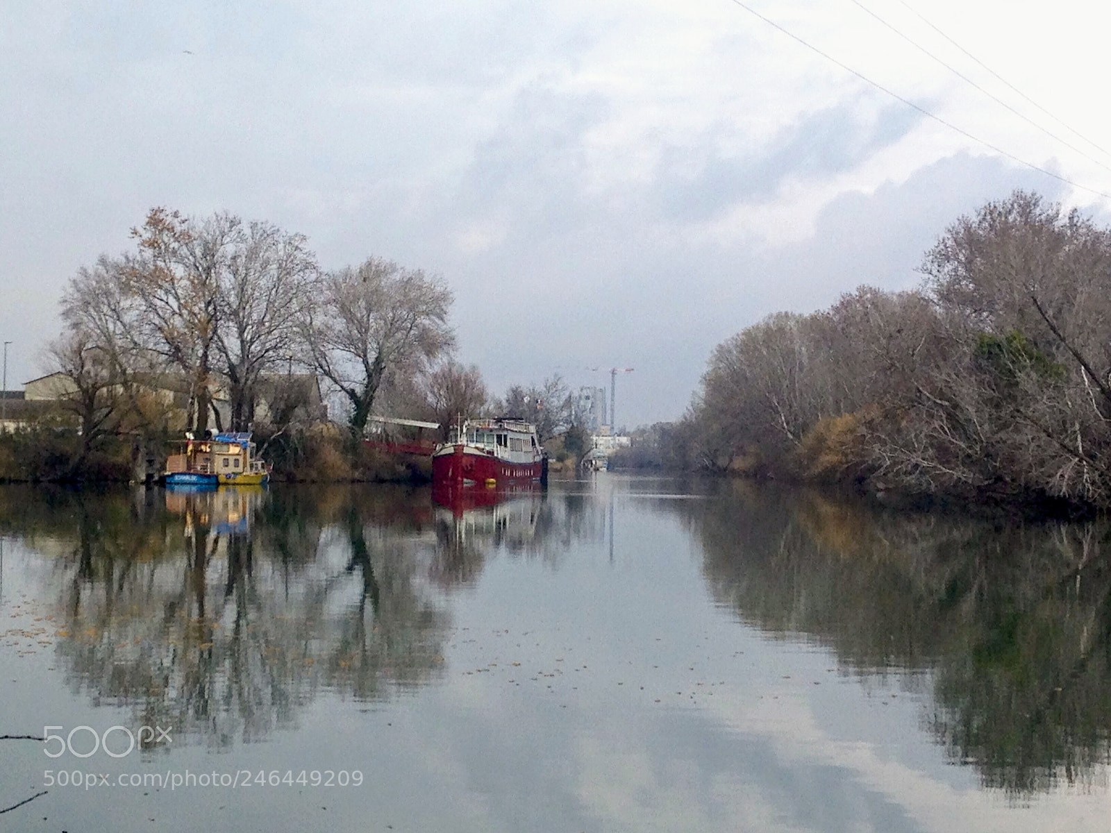 Apple iPhone 5c sample photo. Boats at the canal photography