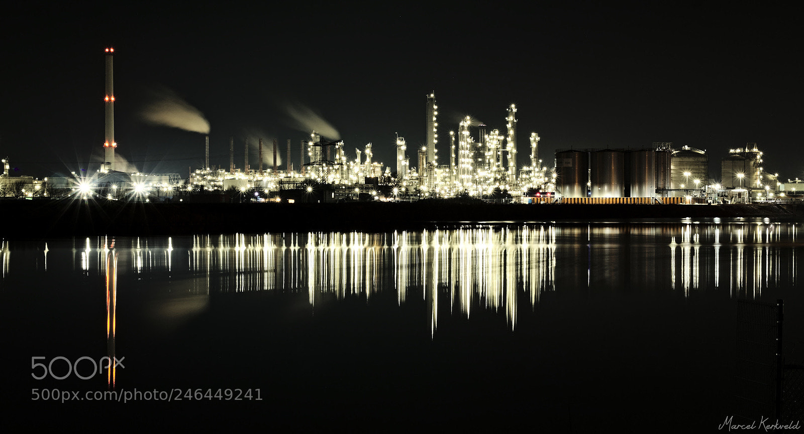 Canon EOS 70D + Canon EF 50mm F1.8 STM sample photo. Reflection photography
