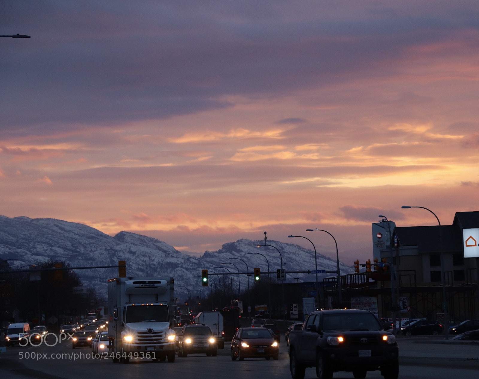 Canon EOS 800D (EOS Rebel T7i / EOS Kiss X9i) sample photo. City sunset photography