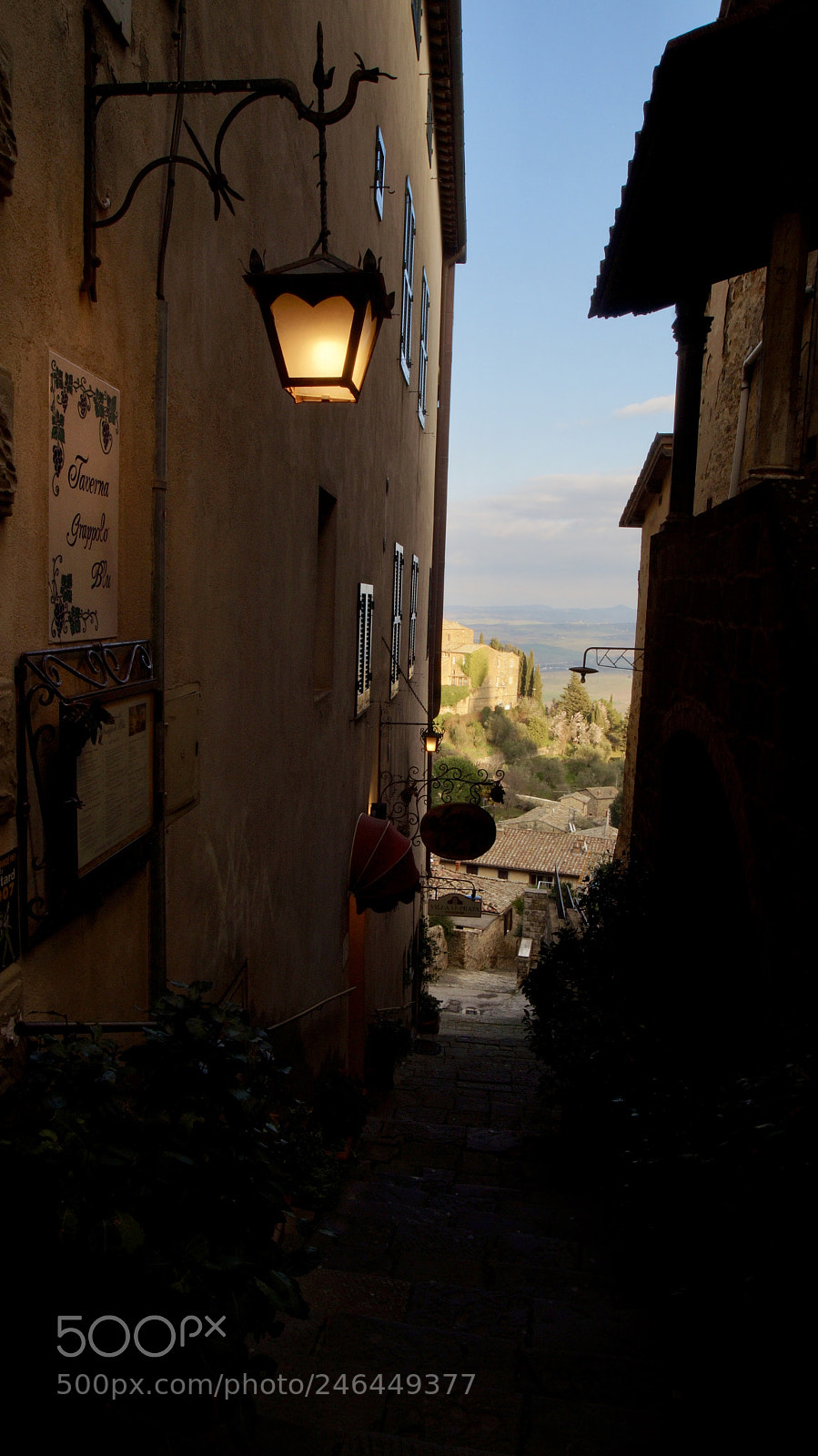 Sony SLT-A58 sample photo. Lanterna montalcino photography