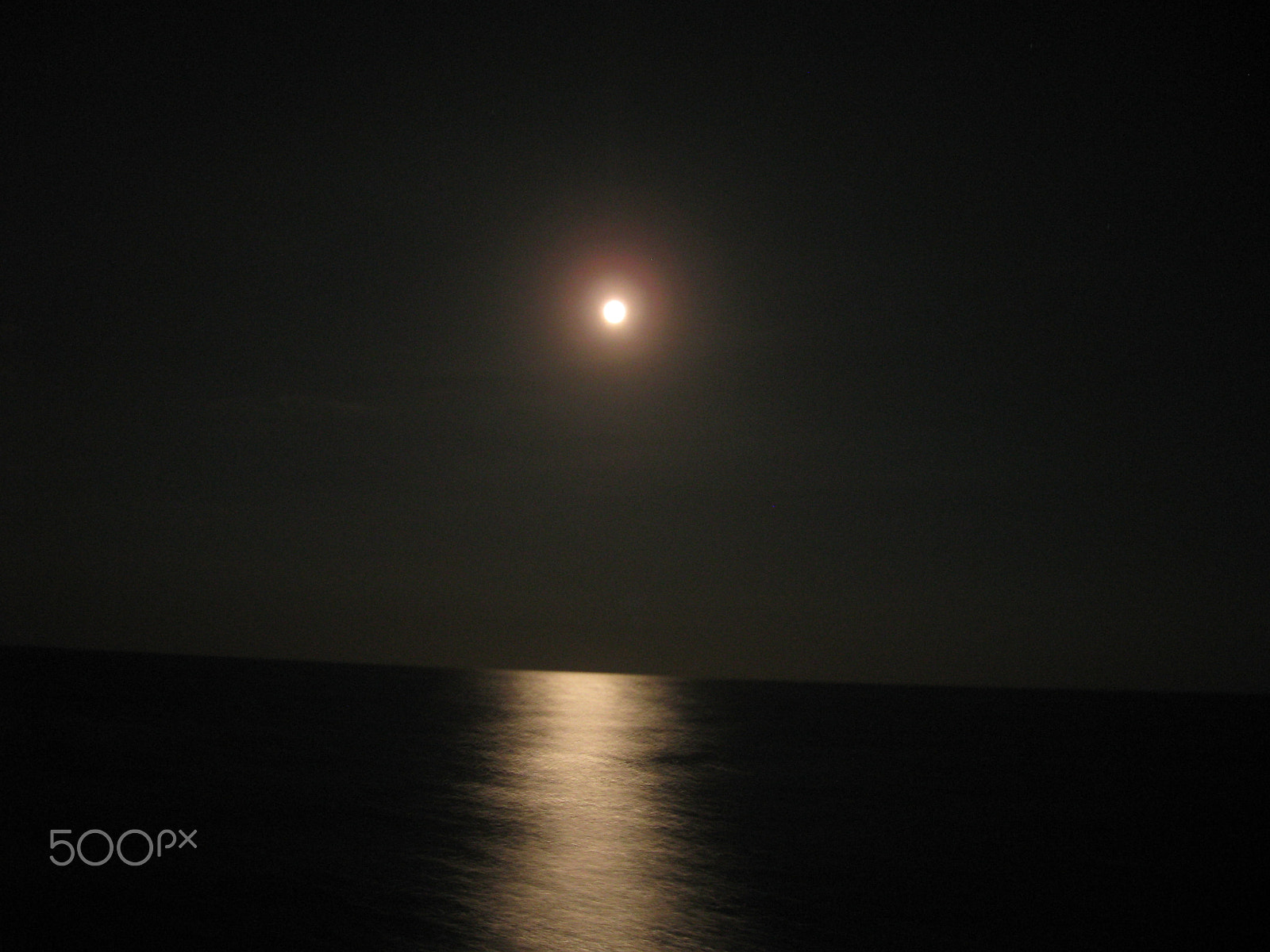 Canon PowerShot A580 sample photo. Moon on horizon of sea photography