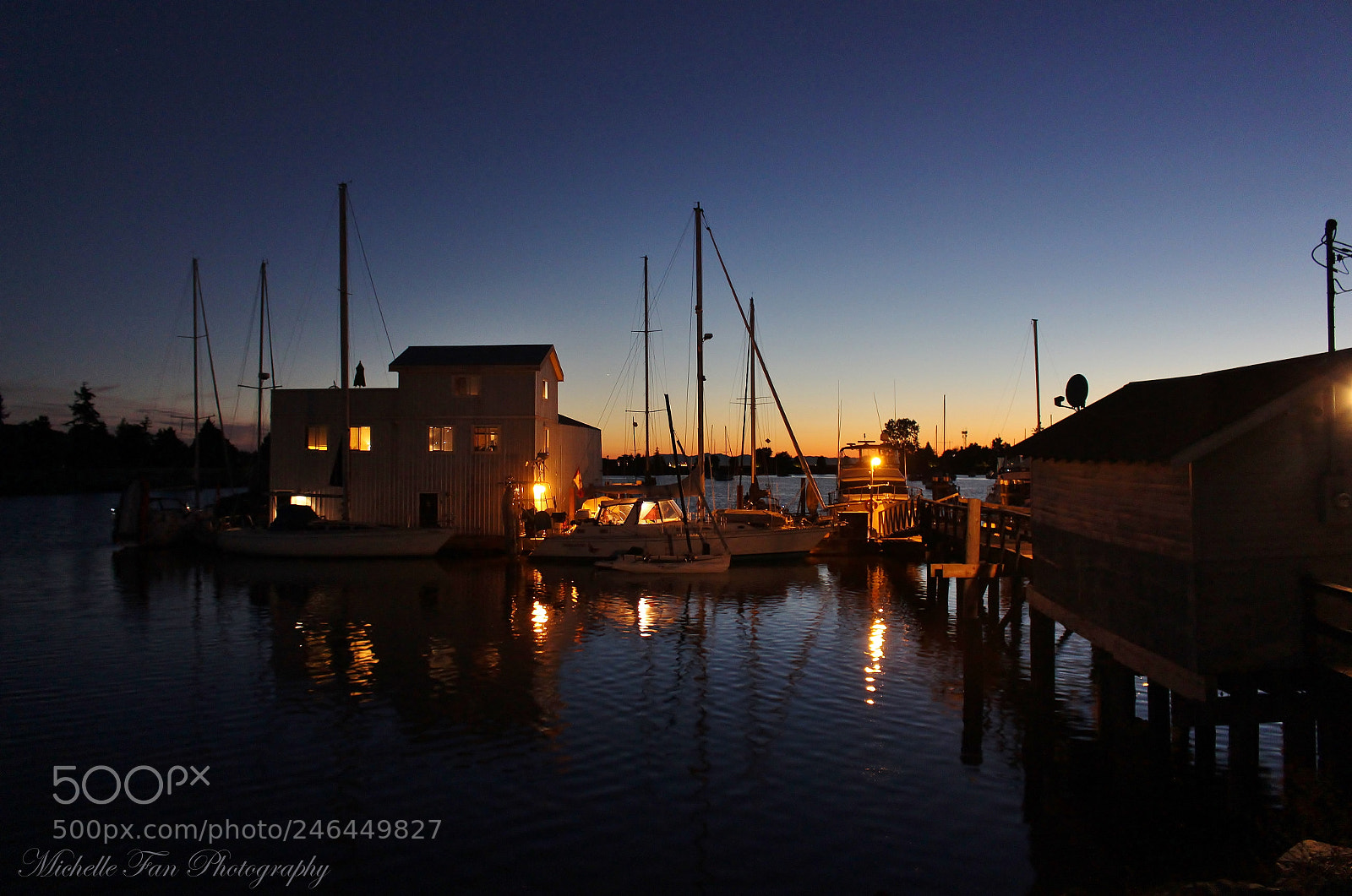 Canon EOS 700D (EOS Rebel T5i / EOS Kiss X7i) sample photo. When day turns into photography
