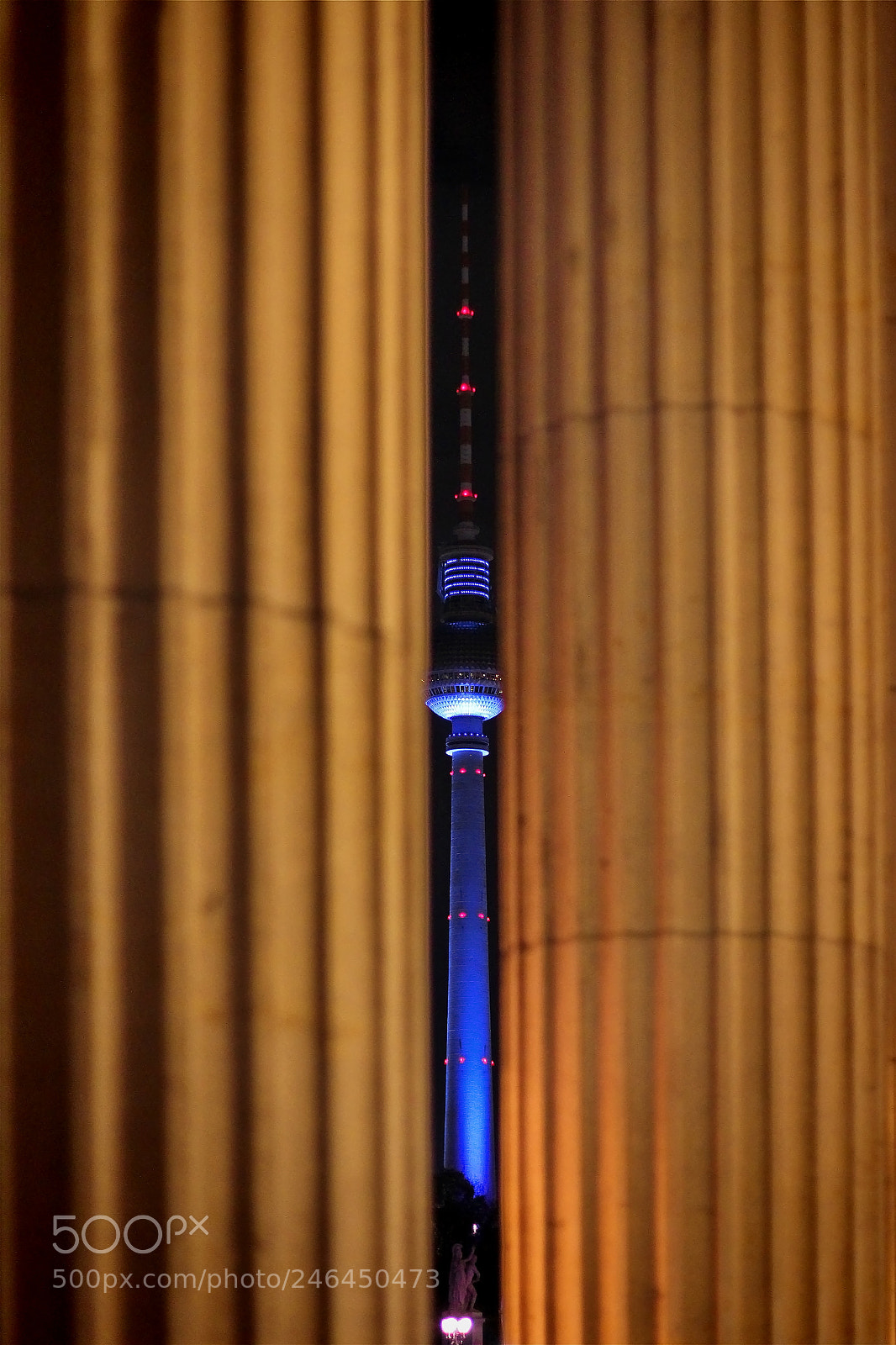Canon EOS 600D (Rebel EOS T3i / EOS Kiss X5) + Canon EF 50mm F1.8 II sample photo. Berliner fernsehturm photography