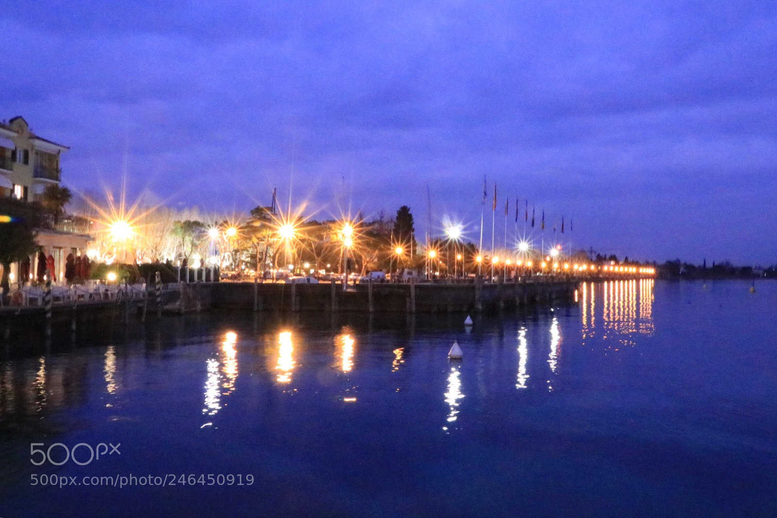 Canon EOS 750D (EOS Rebel T6i / EOS Kiss X8i) sample photo. Sirmione photography