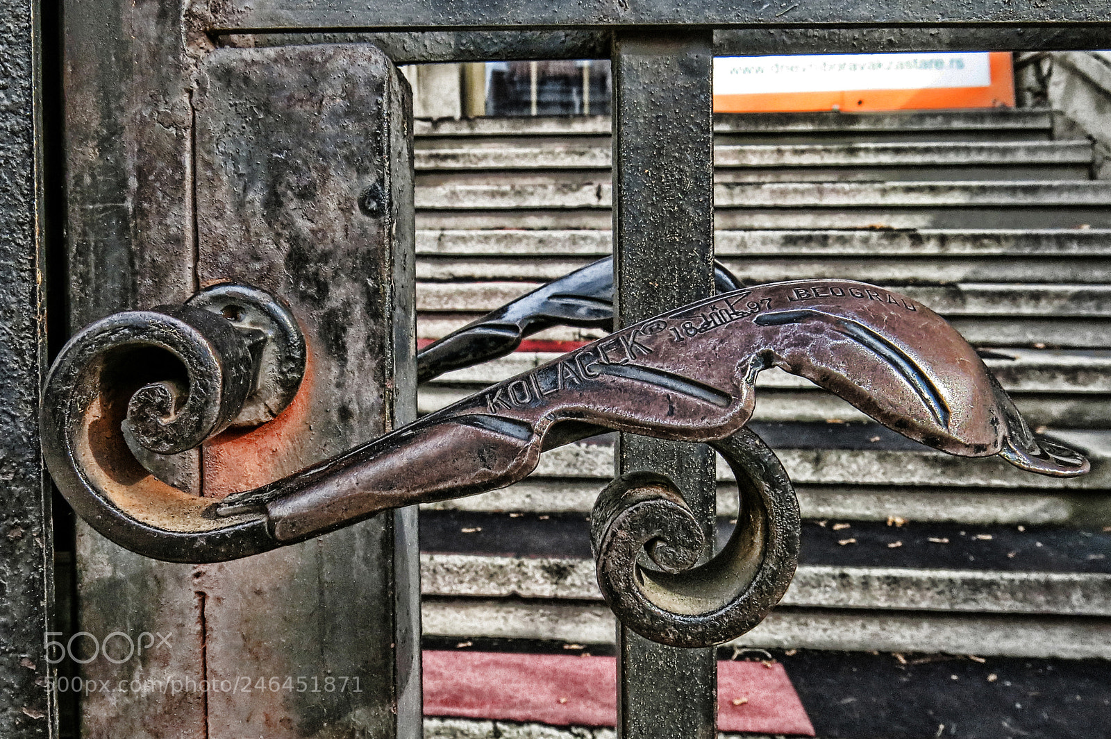 Canon PowerShot G15 sample photo. Lock photography