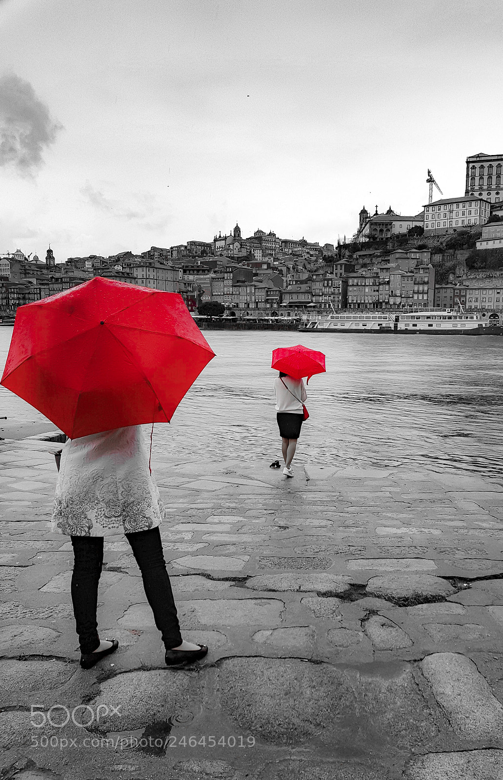 Samsung Galaxy S8 sample photo. Red umbrella photography