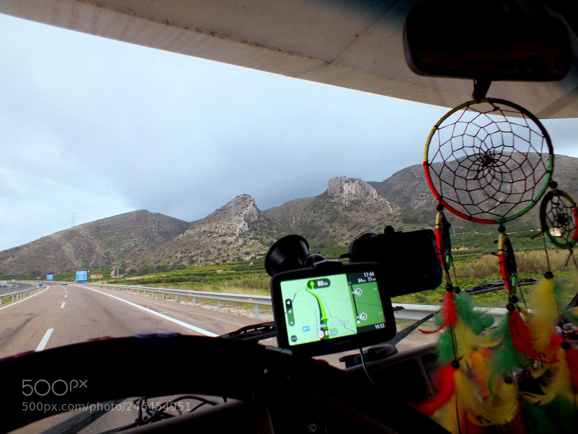 FujiFilm FinePix HS20 EXR (FinePix HS22 EXR) sample photo. Motor-home nomad photography