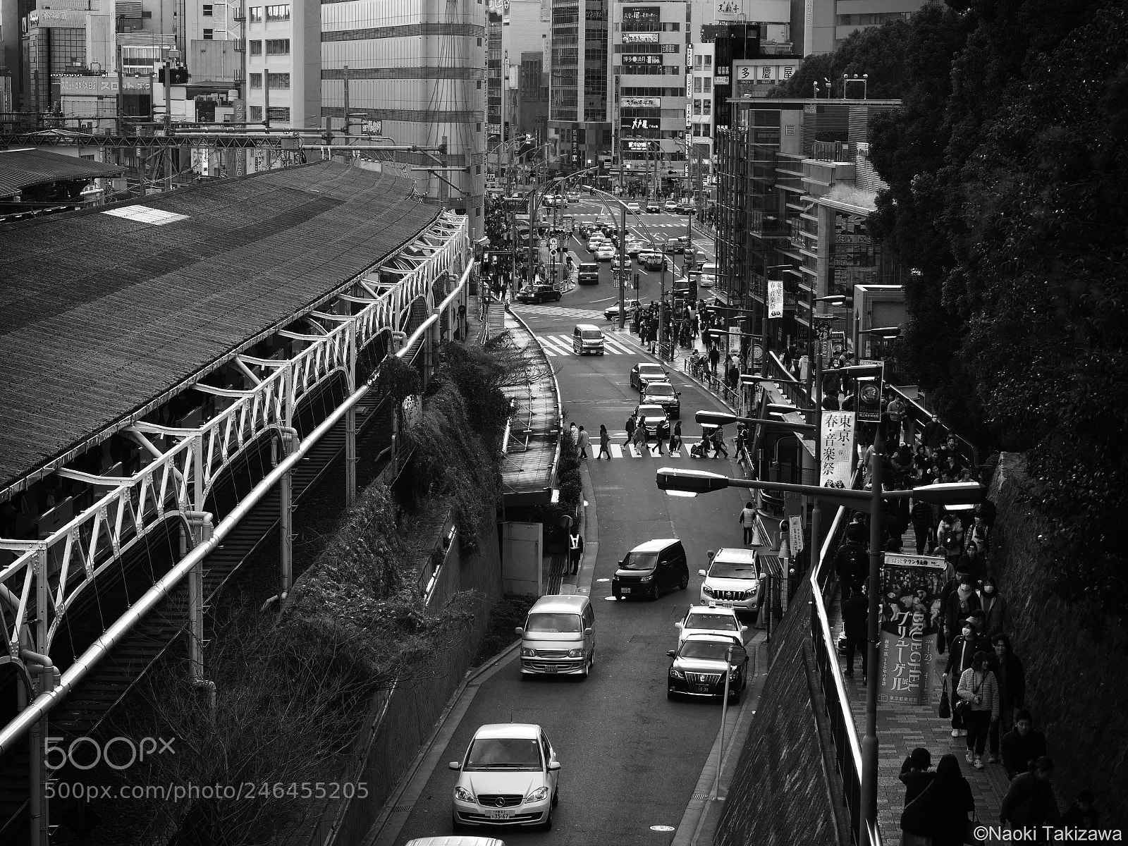 Olympus OM-D E-M1 Mark II sample photo. Urban street photography
