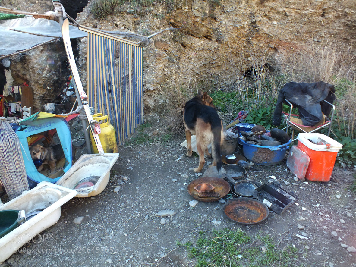 FujiFilm FinePix HS20 EXR (FinePix HS22 EXR) sample photo. Gipsy/hippie caves photography
