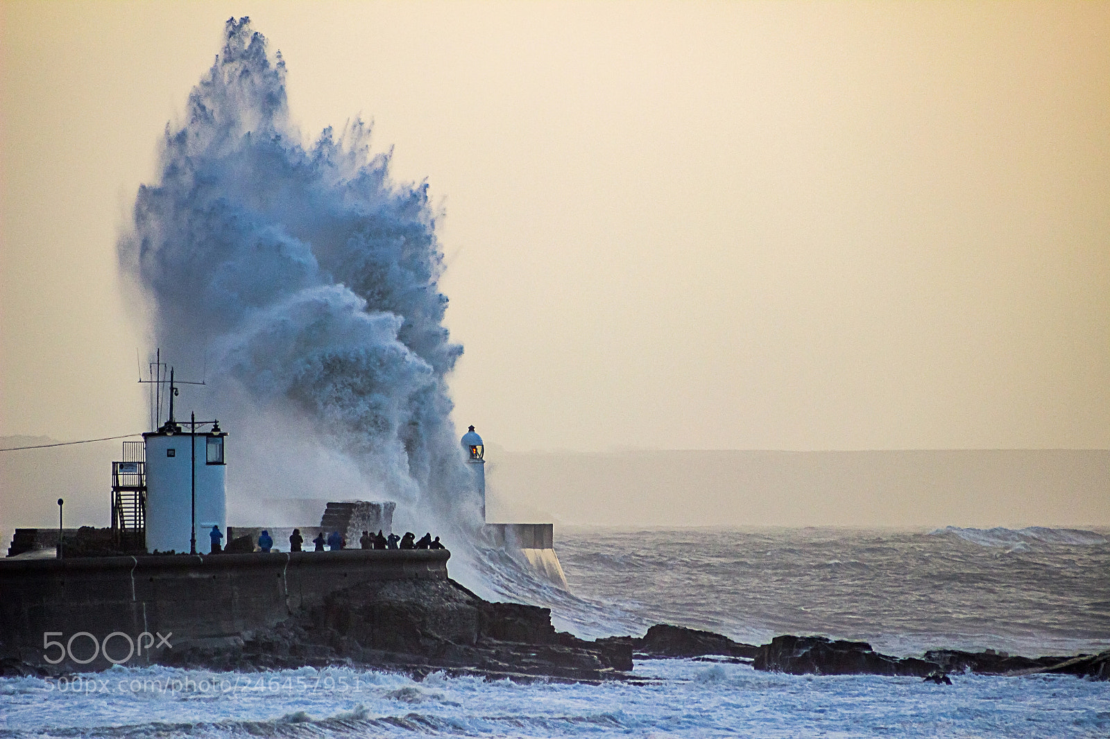 Canon EOS 600D (Rebel EOS T3i / EOS Kiss X5) sample photo. Uk weather storm eleanor photography