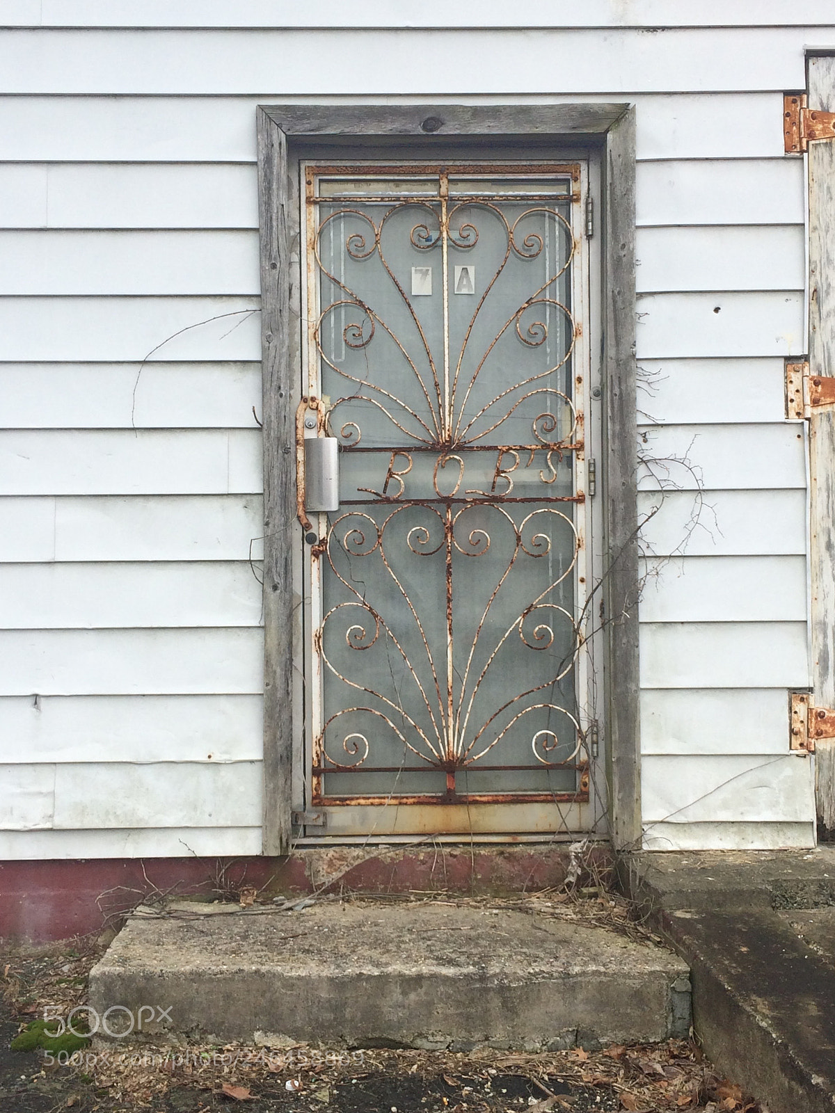 Apple iPhone 5s sample photo. Bob's front door photography