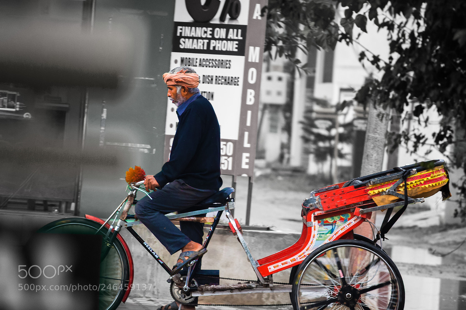 Canon EOS 700D (EOS Rebel T5i / EOS Kiss X7i) sample photo. Rickshaw puller photography