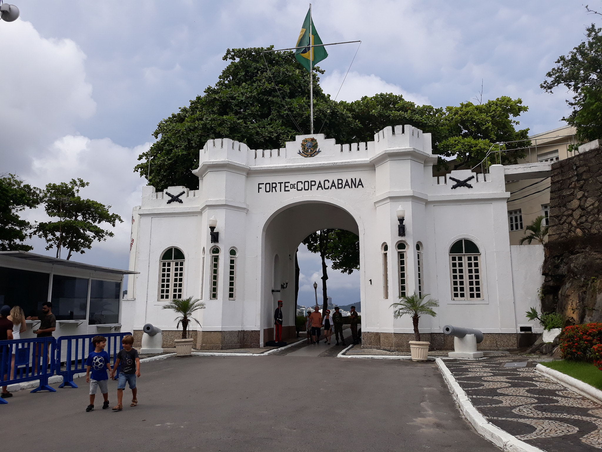 Samsung Galaxy J5 Pro sample photo. Forte de copacabana photography