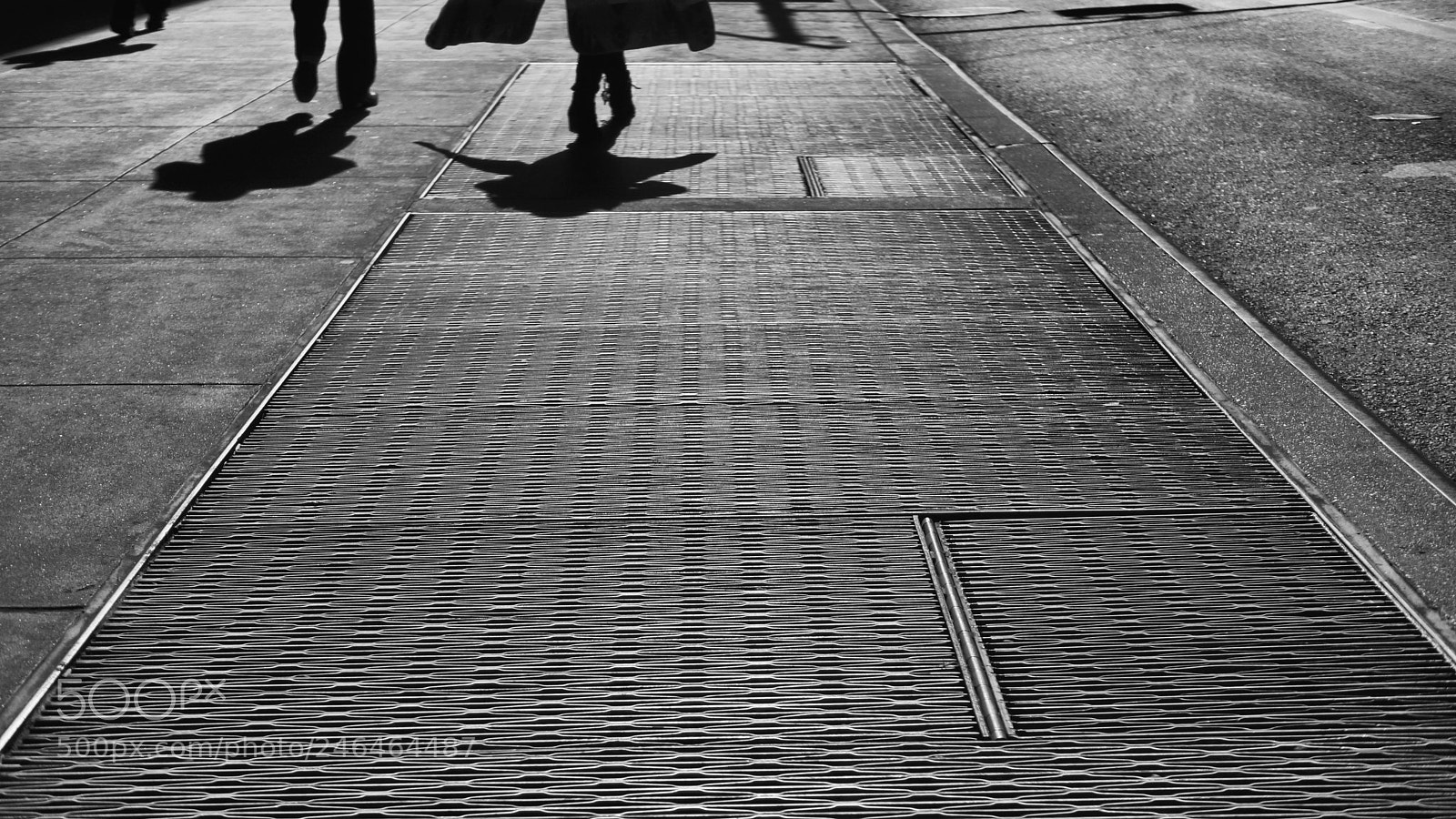 Sony SLT-A77 sample photo. Walking photography