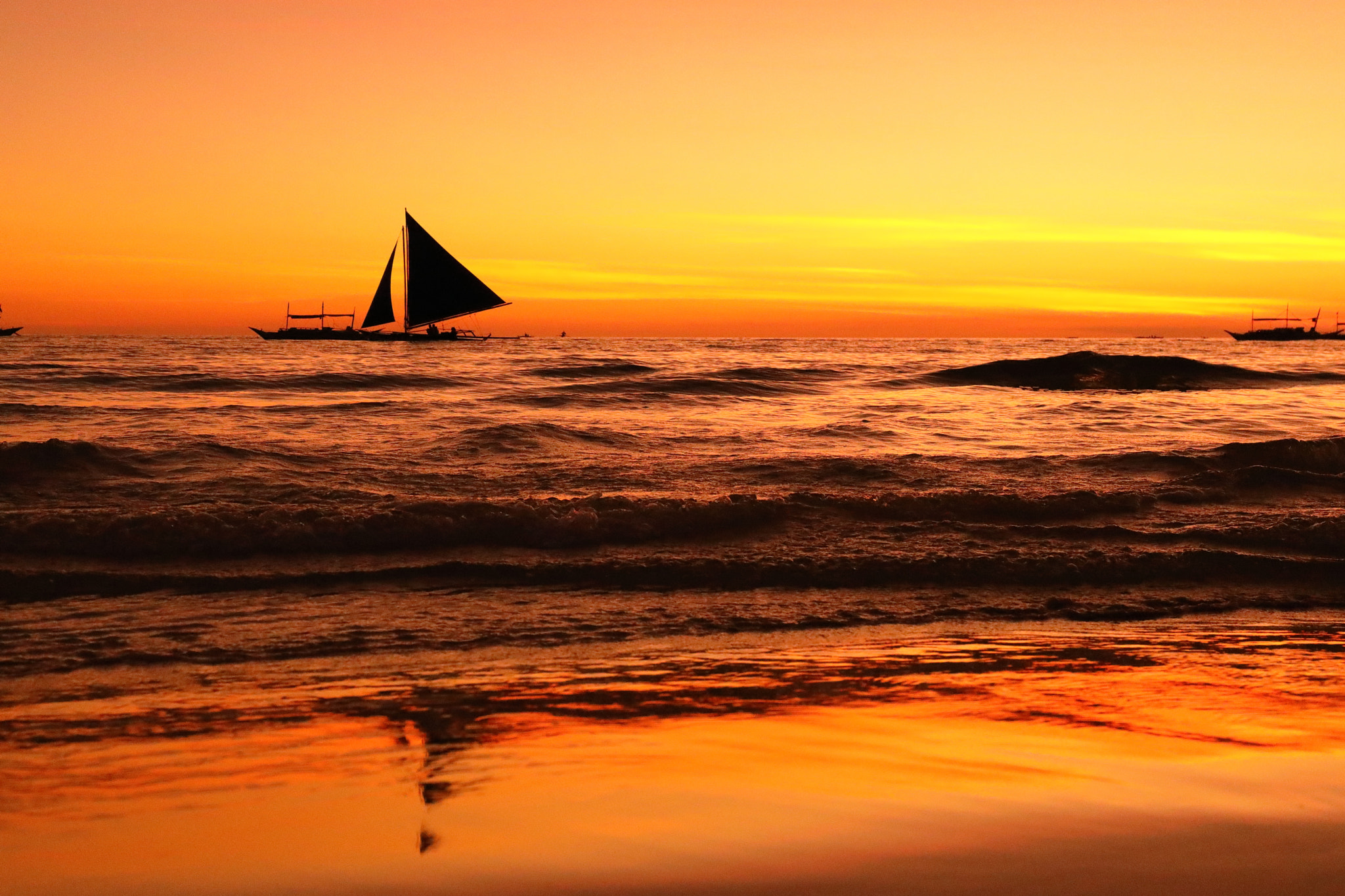 Canon EF 24-70mm F4L IS USM sample photo. Boracay sunset photography