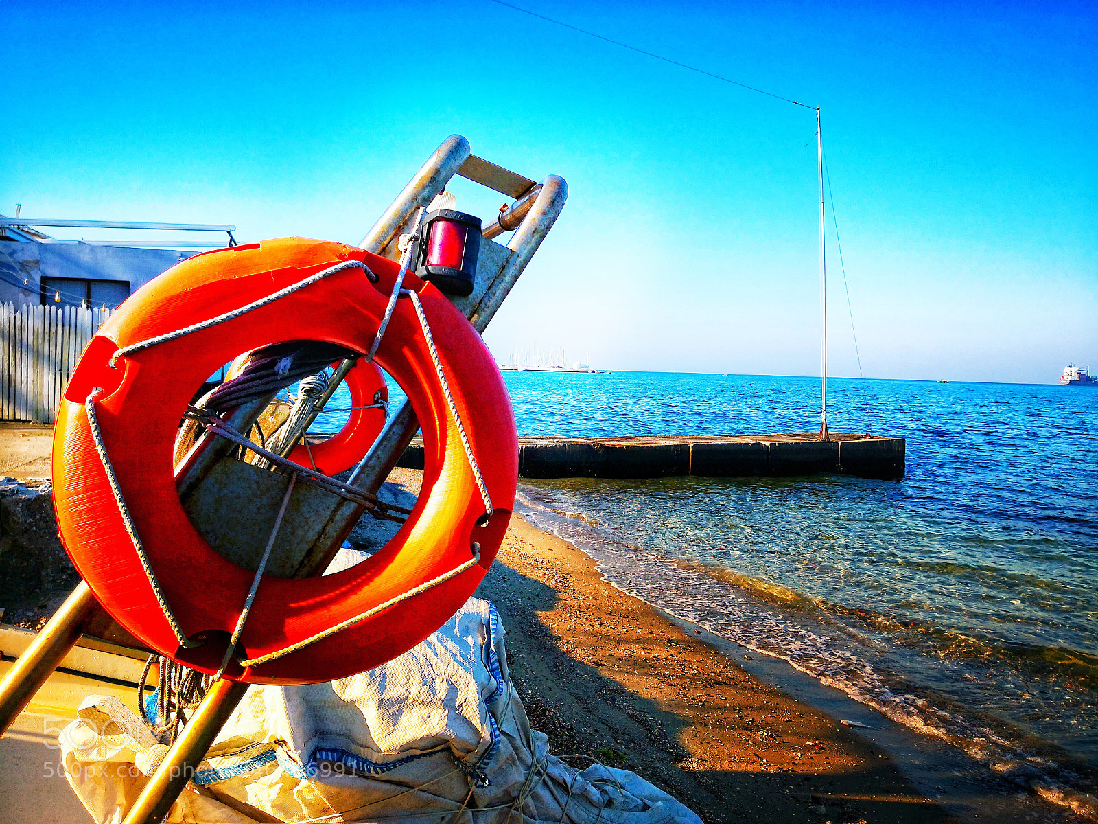 HUAWEI Mate 10 Pro sample photo. Red life ring in photography