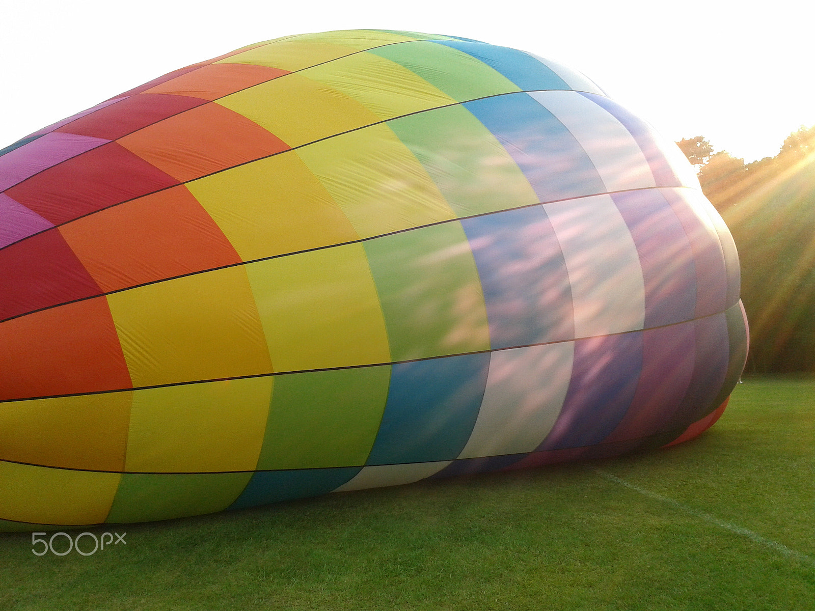 Samsung Galaxy S Stratosphere sample photo. Hot air balloon in rays photography