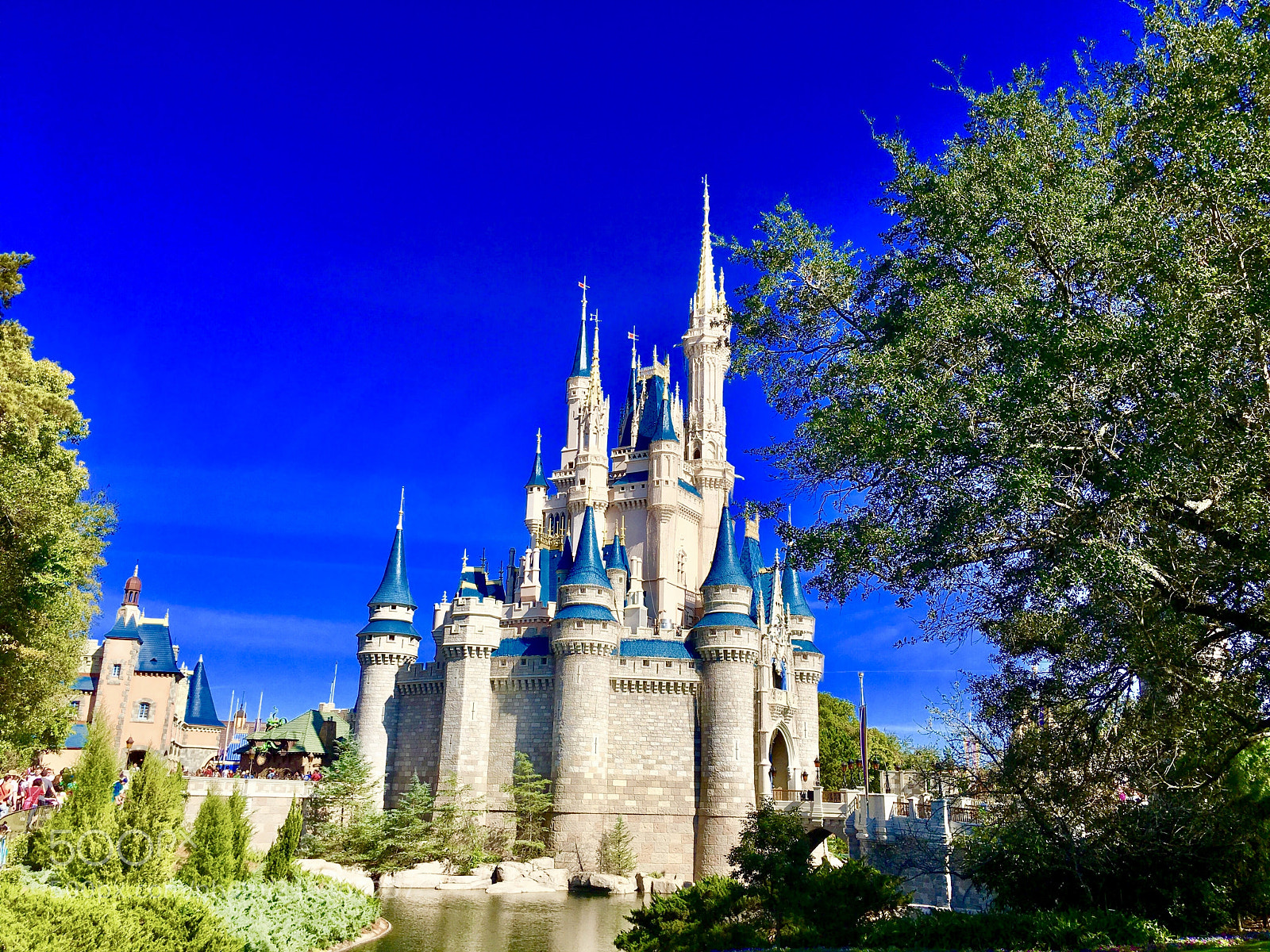 Apple iPhone 6s Plus sample photo. Disneyland.. photography