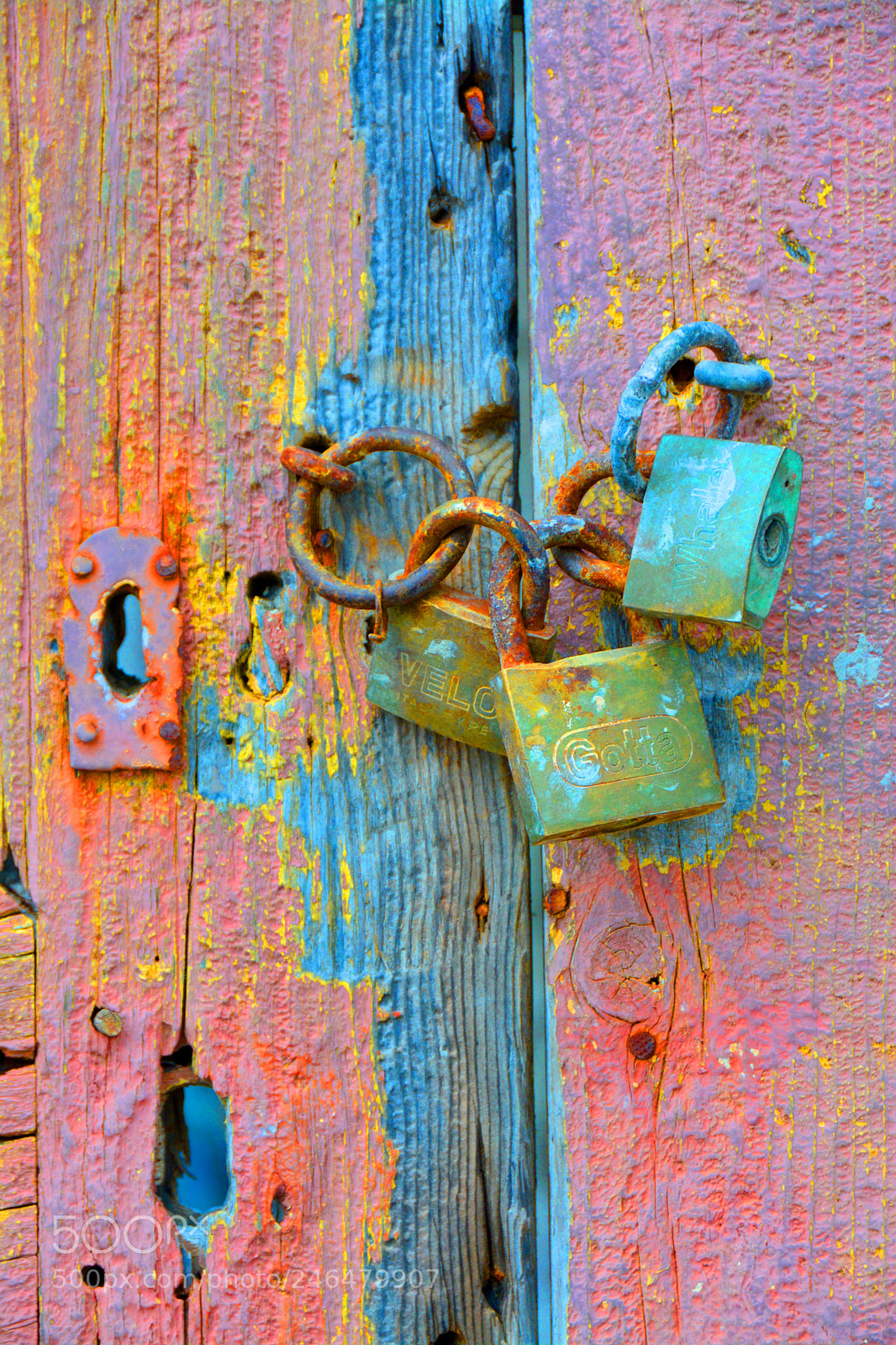 Nikon D5200 sample photo. Santorini door locks photography