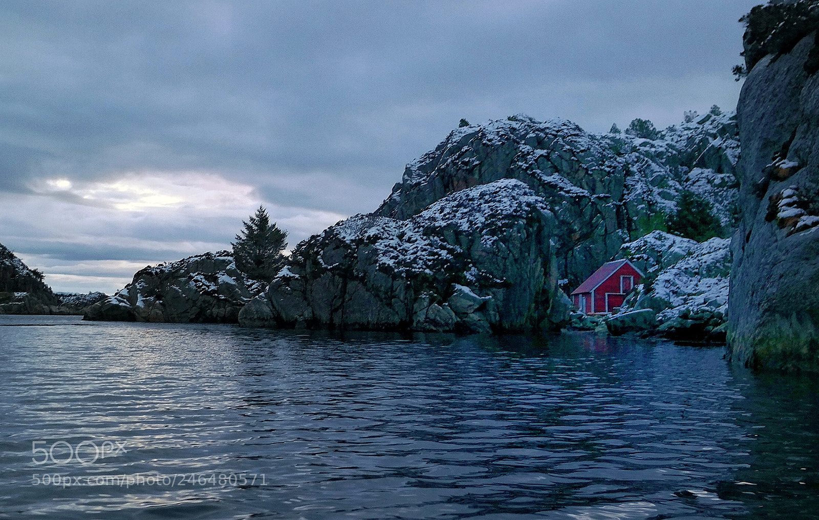 Samsung NX300 sample photo. Wintery seascape and boathouse photography